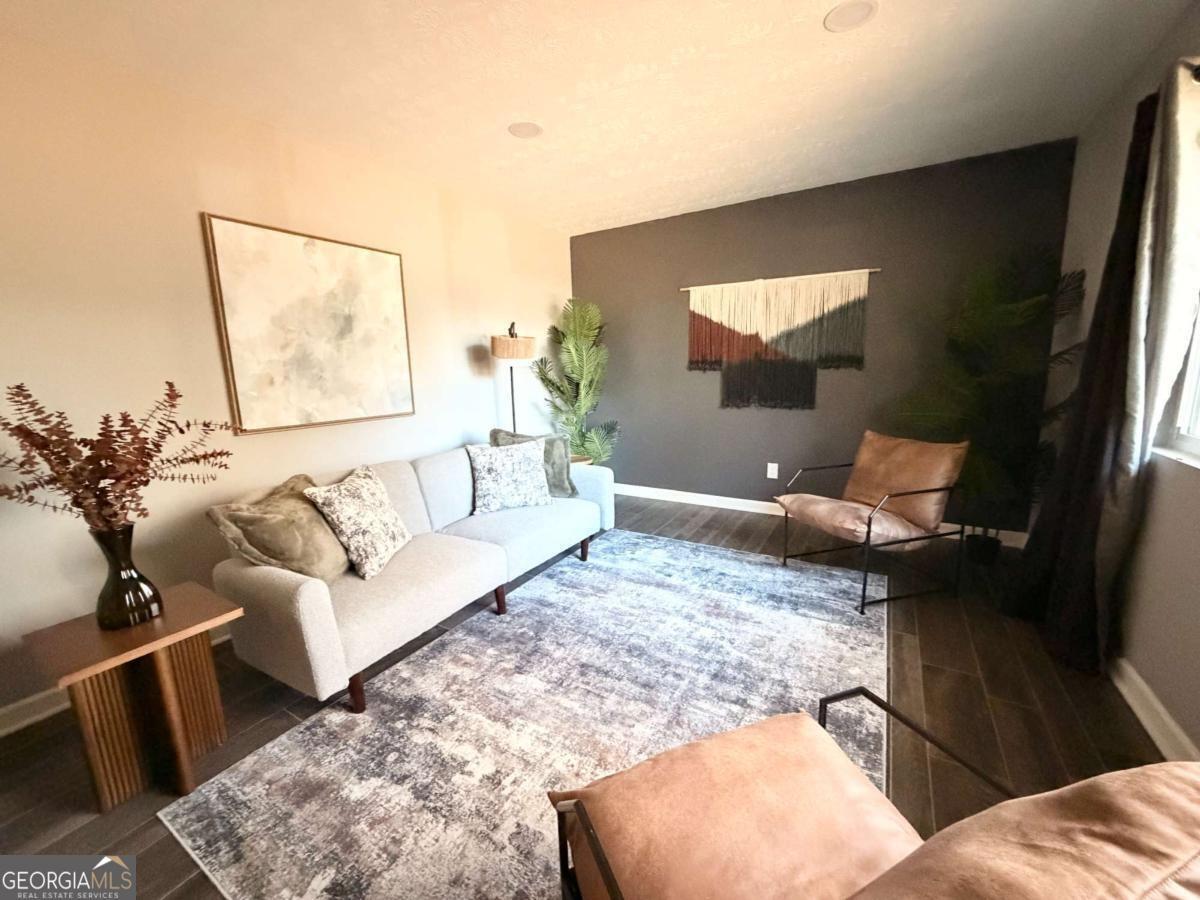 Salina Dr, Jonesboro, GA 30236