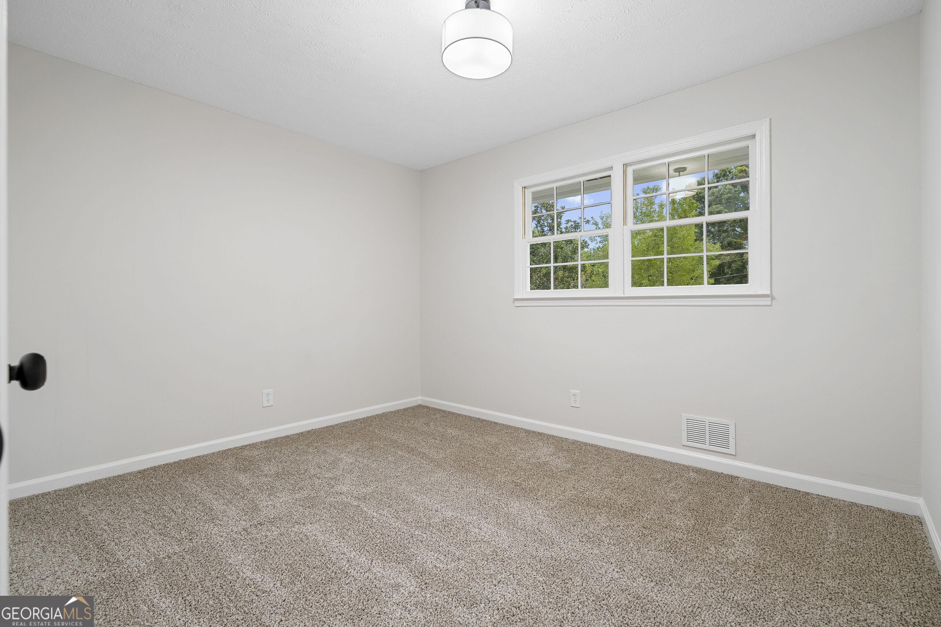 Dunwood Ln, Acworth, GA 30102