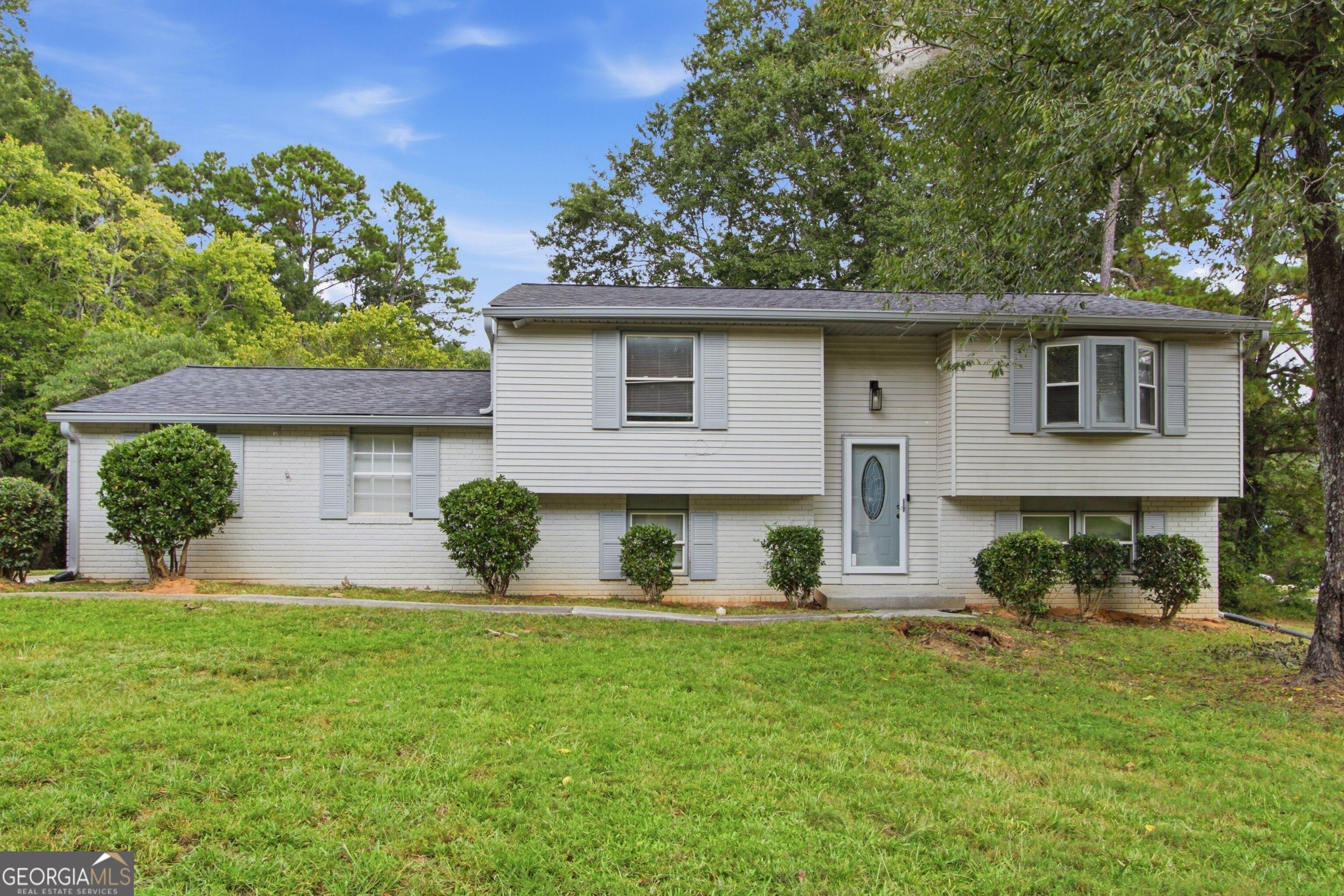 Bramblevine Cir, Lithonia, GA 30038