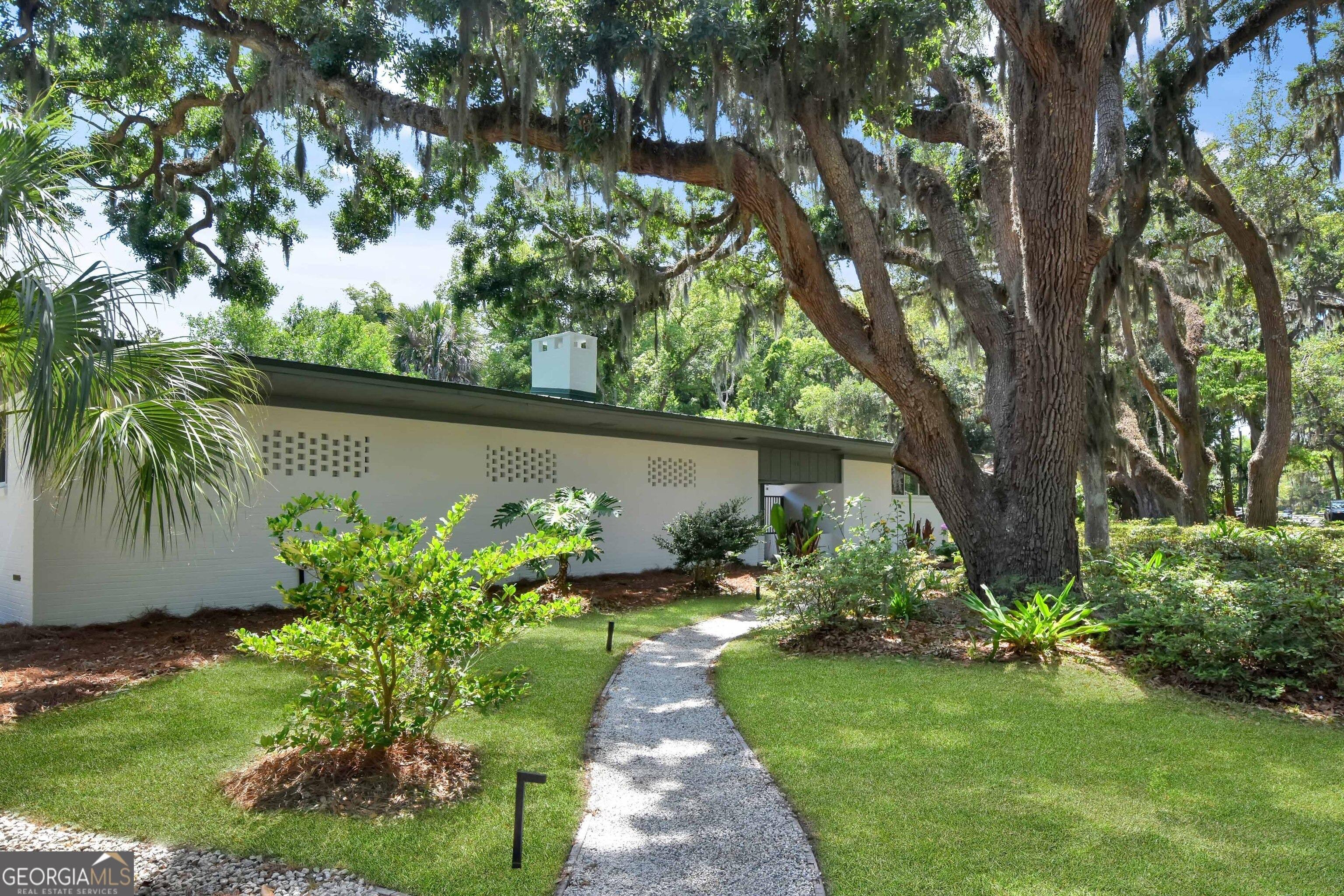 Druid Oaks Ln, Saint Simons Island, GA 31522