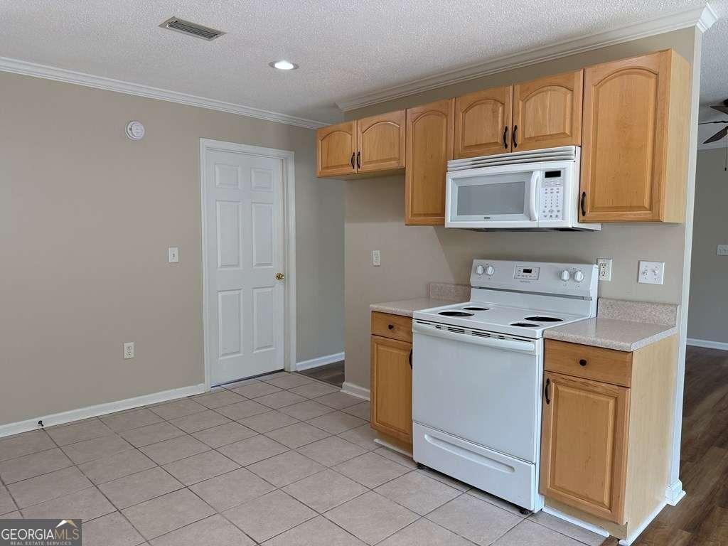 Pine Breeze Ct, Lakeland, GA 31635