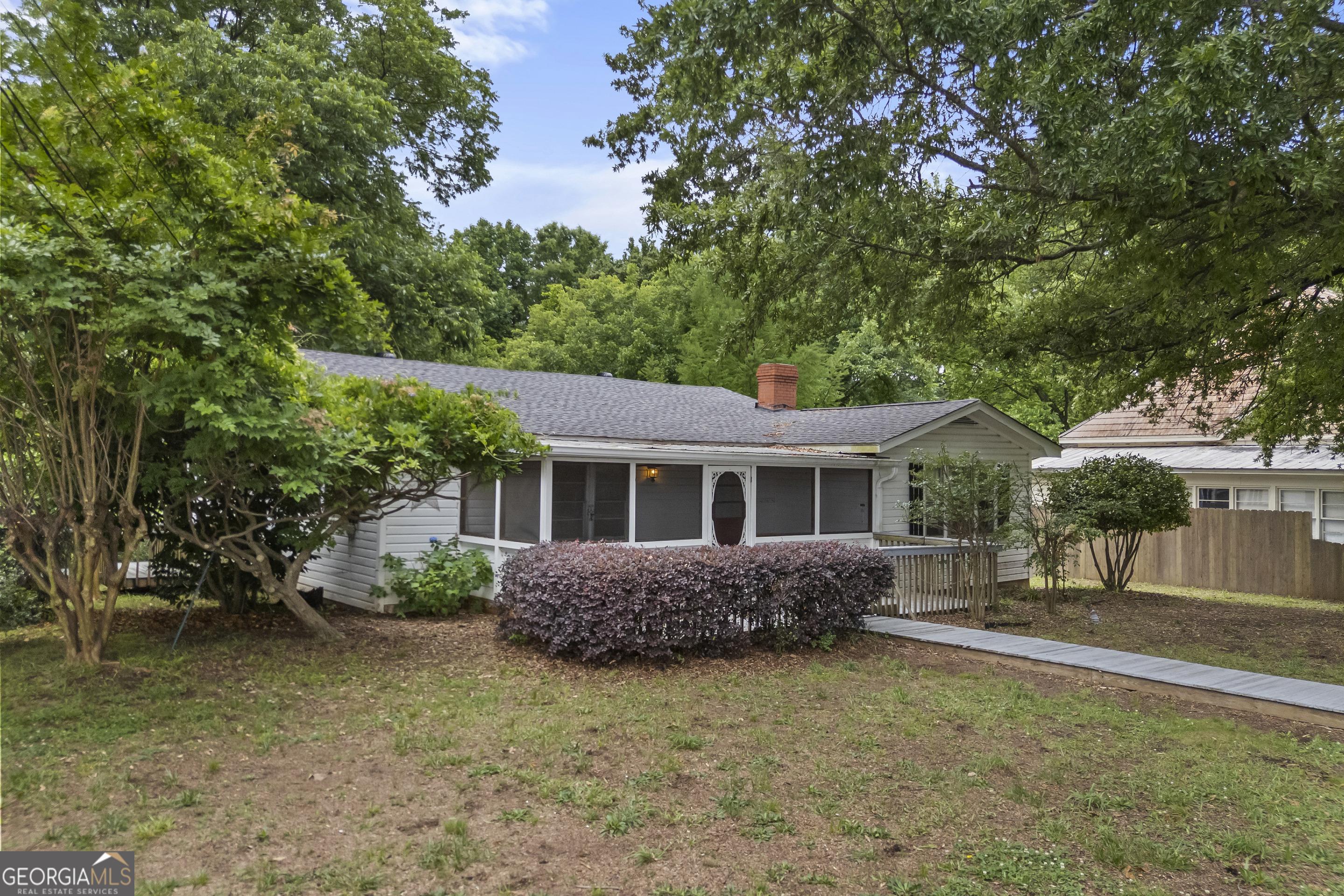 S Jefferson St, Statham, GA 30666