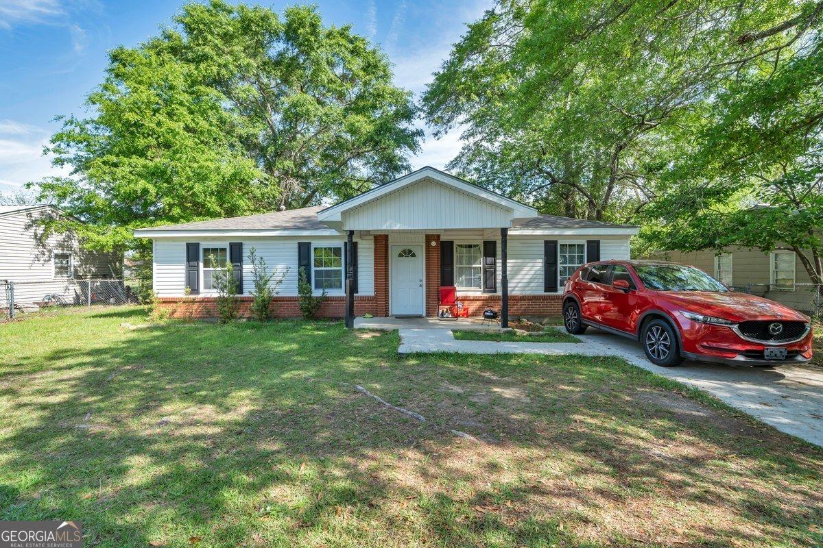 E 1st Ave, Cordele, GA 31015