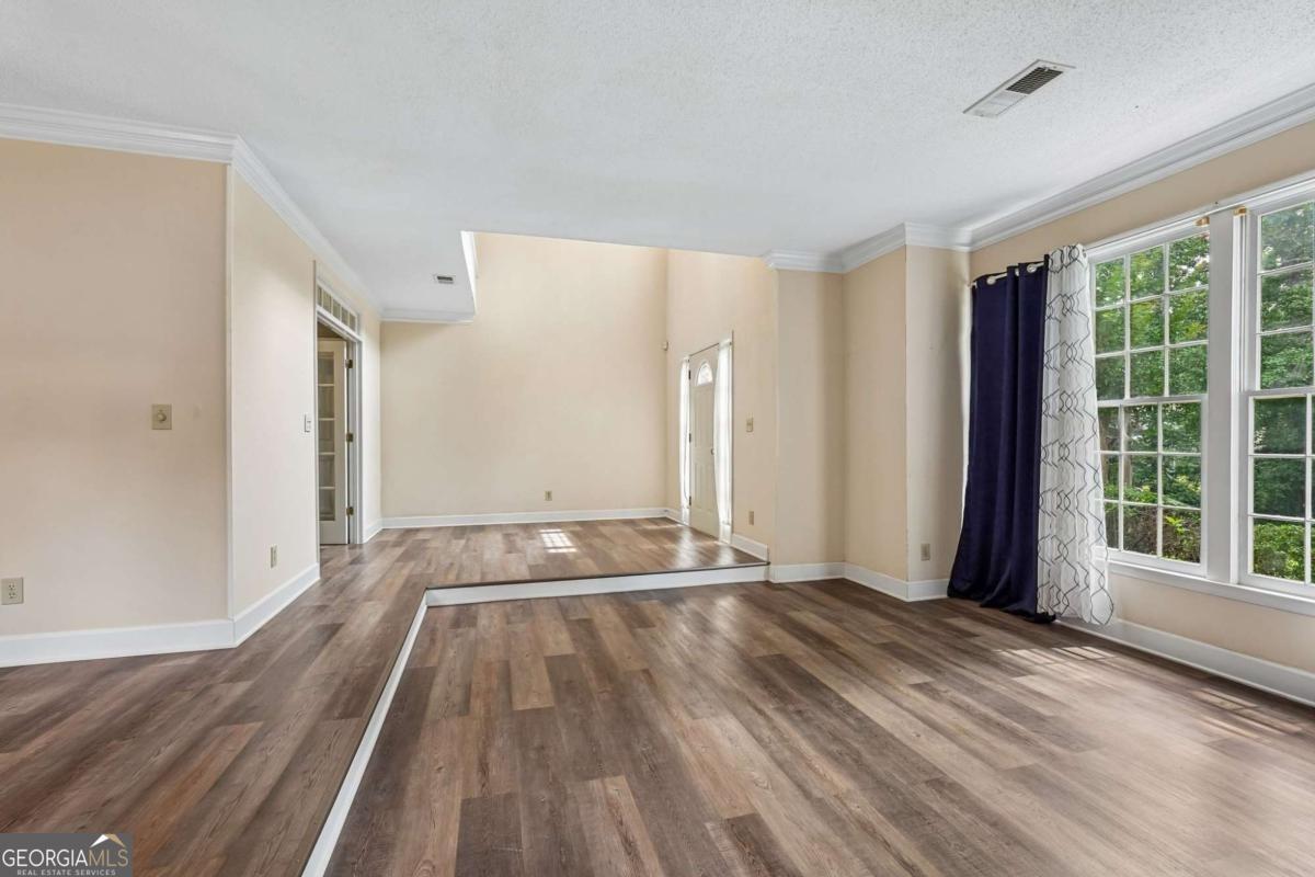Laurel Springs Ln Sw, Marietta, GA 30064