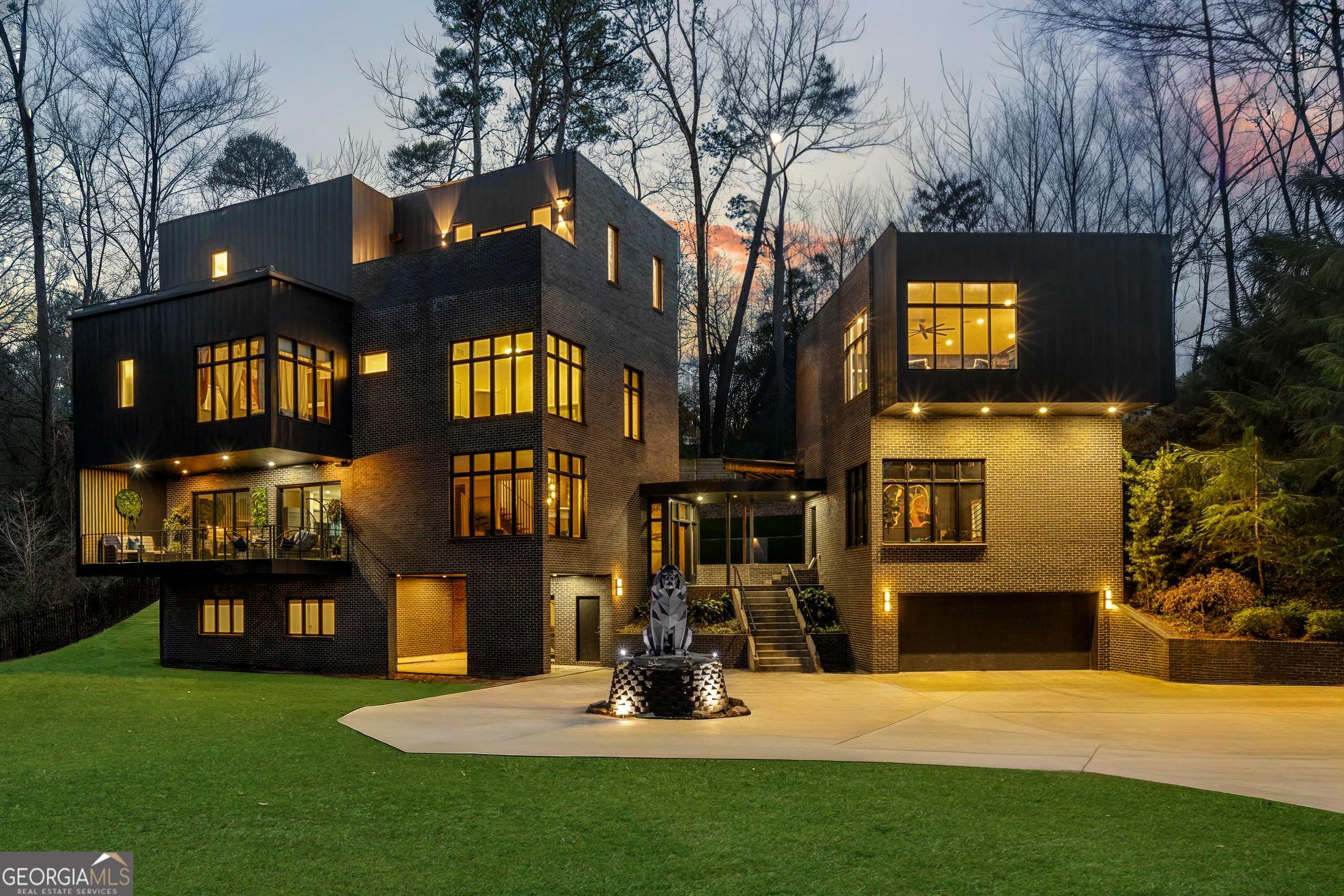 Pinecrest Rd Ne, Atlanta, GA 30342