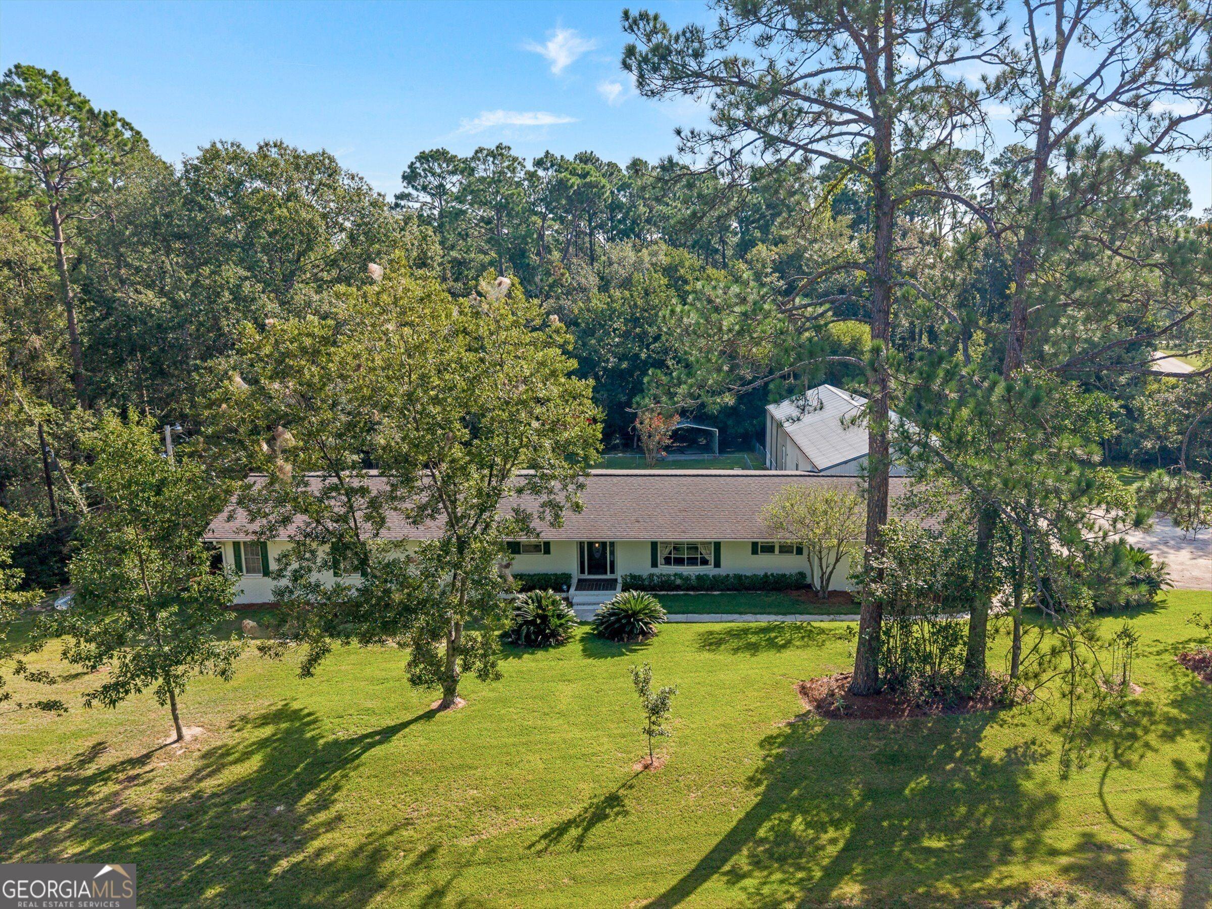 N Victory Dr, Lyons, GA 30436