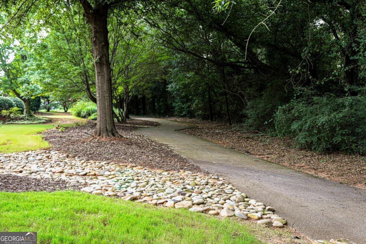 Wisteria Dr, Winder, GA 30680