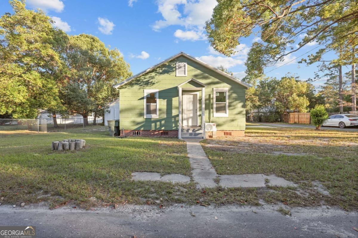 S Elm Ln, Jesup, GA 31546