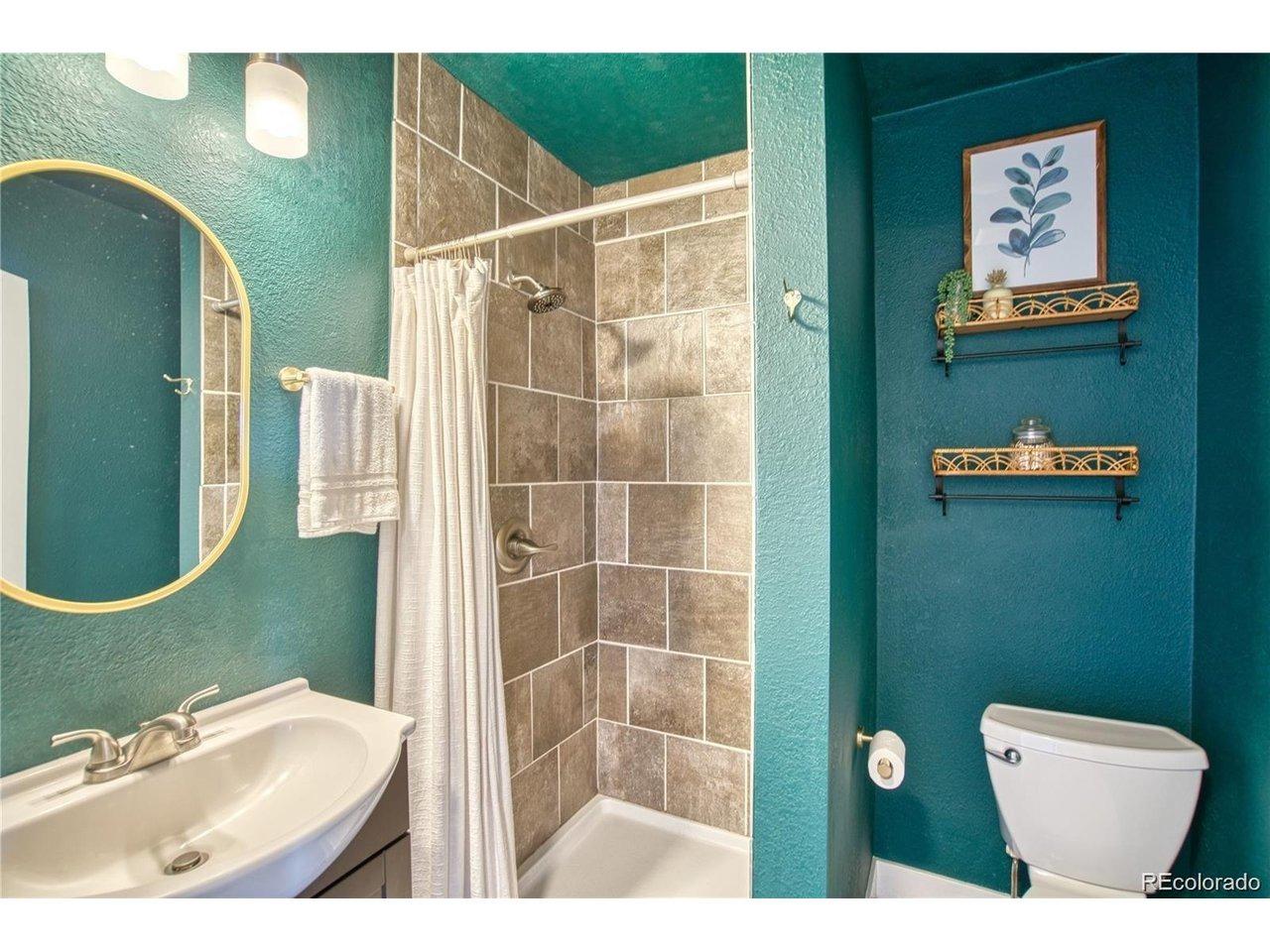 5th Ave, Greeley, CO 80631