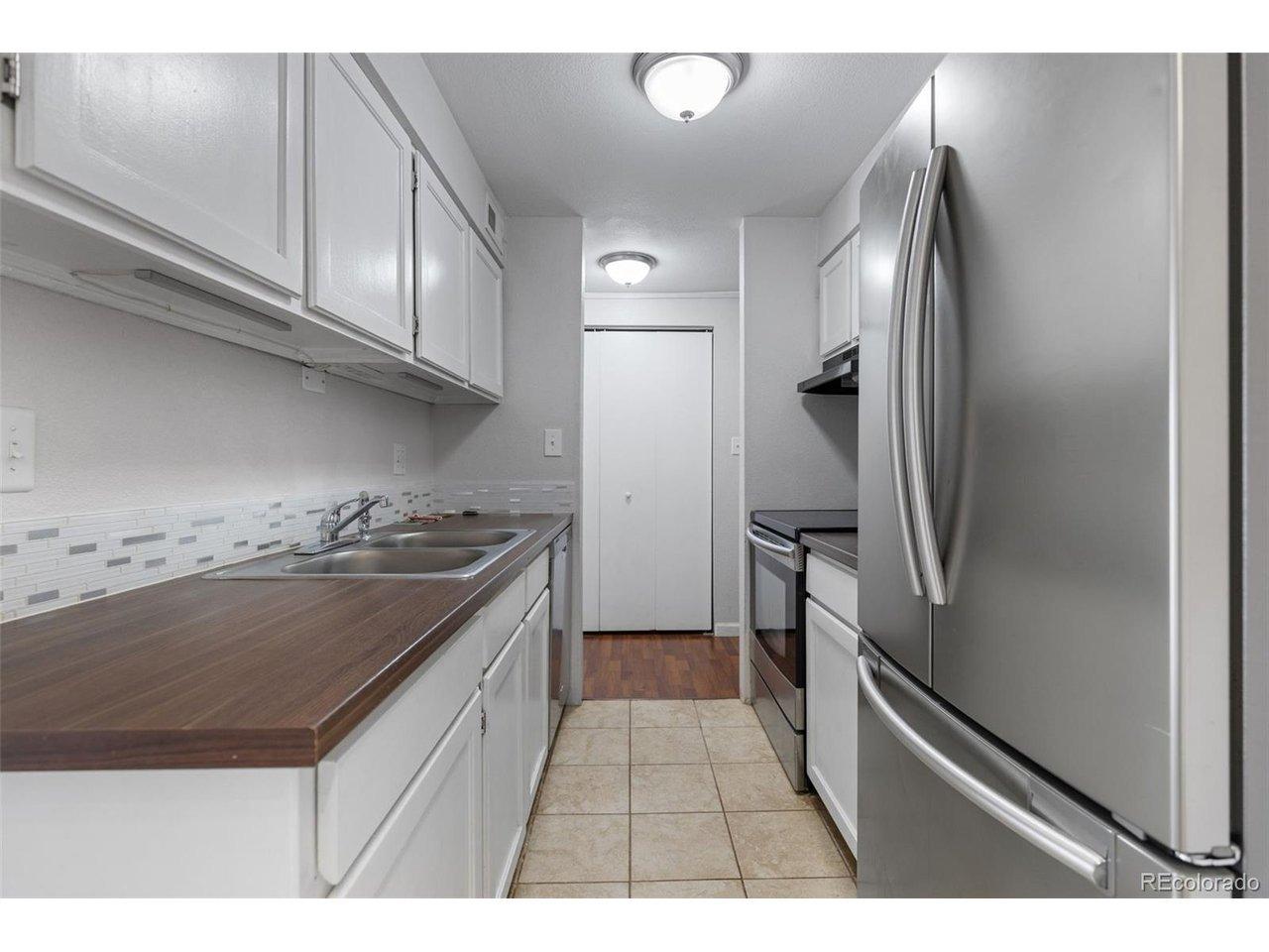 E Highline Cir, Centennial, CO 80122
