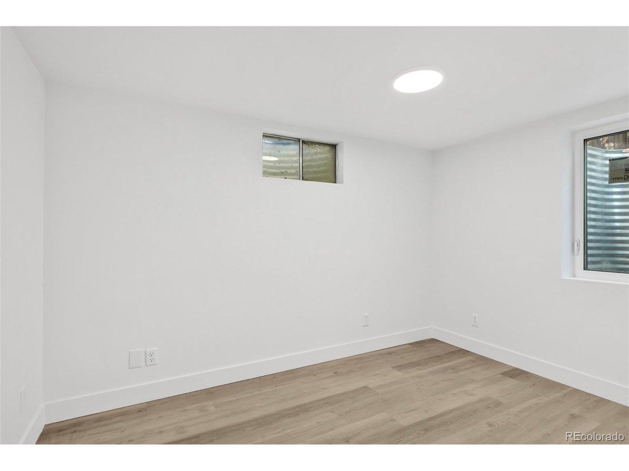E 9th Ave, Broomfield, CO 80020