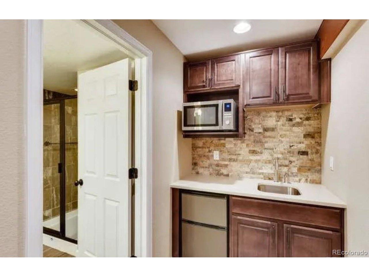 E Eastman Ave, Aurora, CO 80013