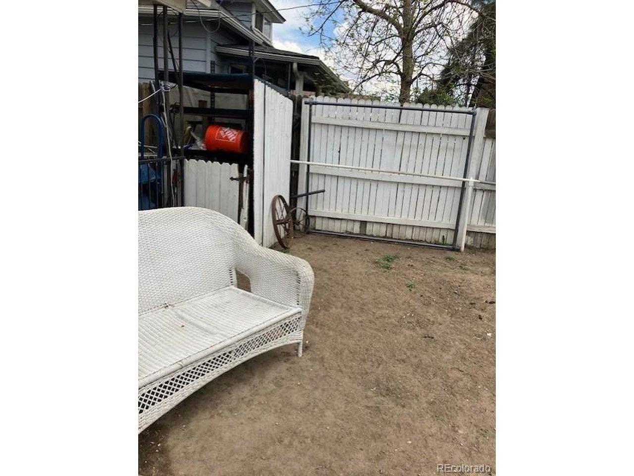 E 49th Ave, Denver, CO 80216