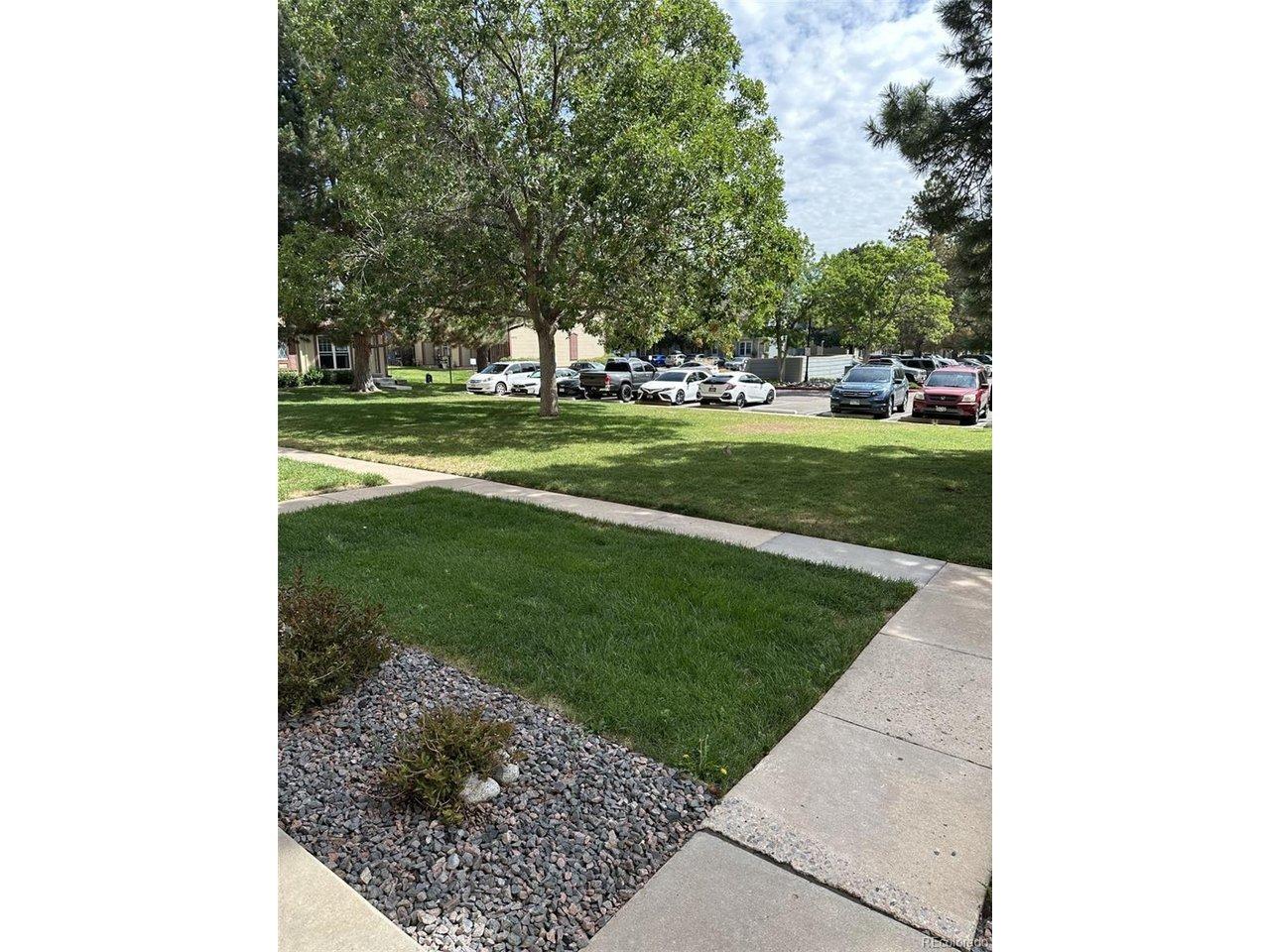 E Hawaii Cir, Aurora, CO 80012