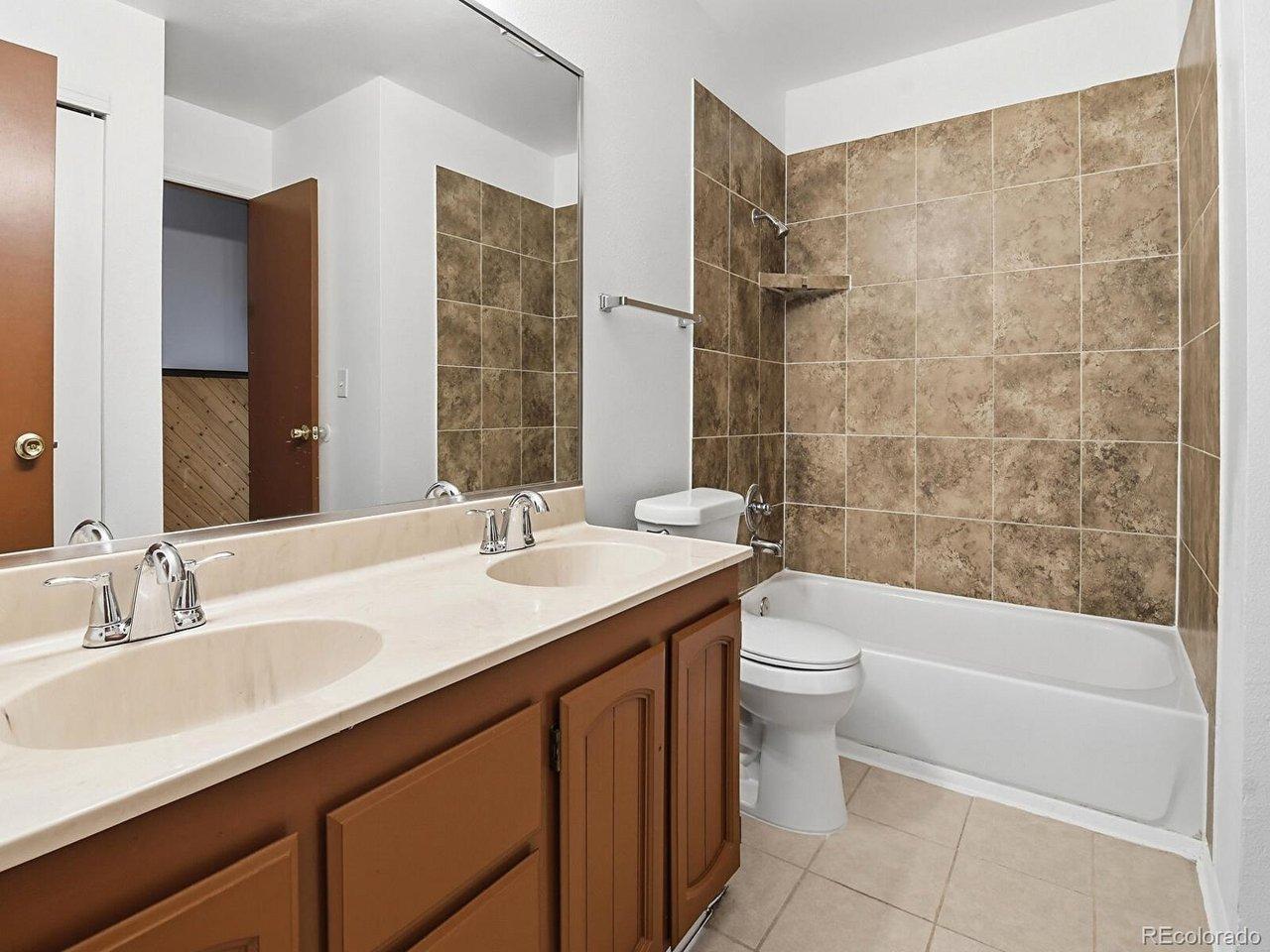 E Pacific Pl, Aurora, CO 80014
