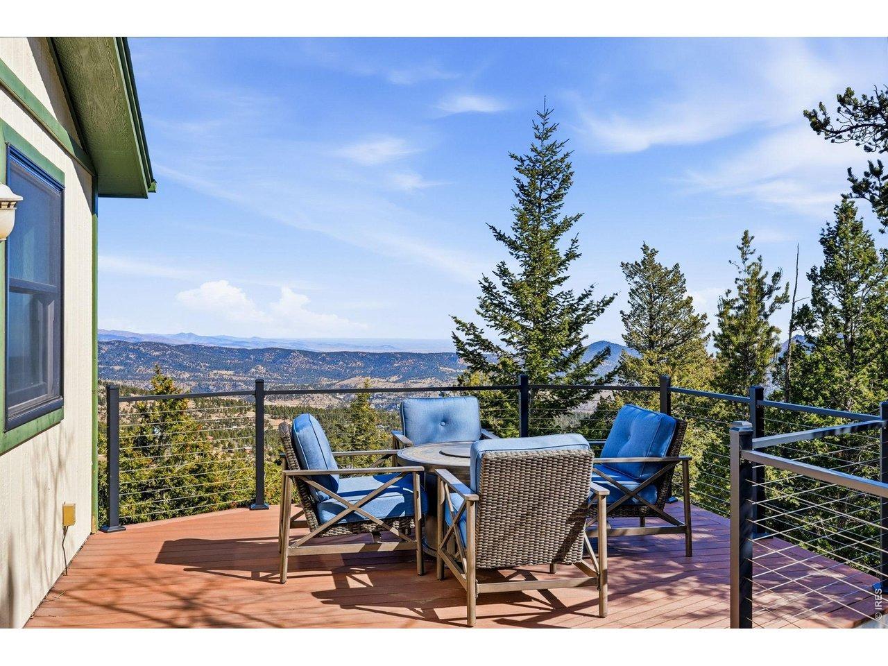 Janelle Cir, Golden, CO 80403