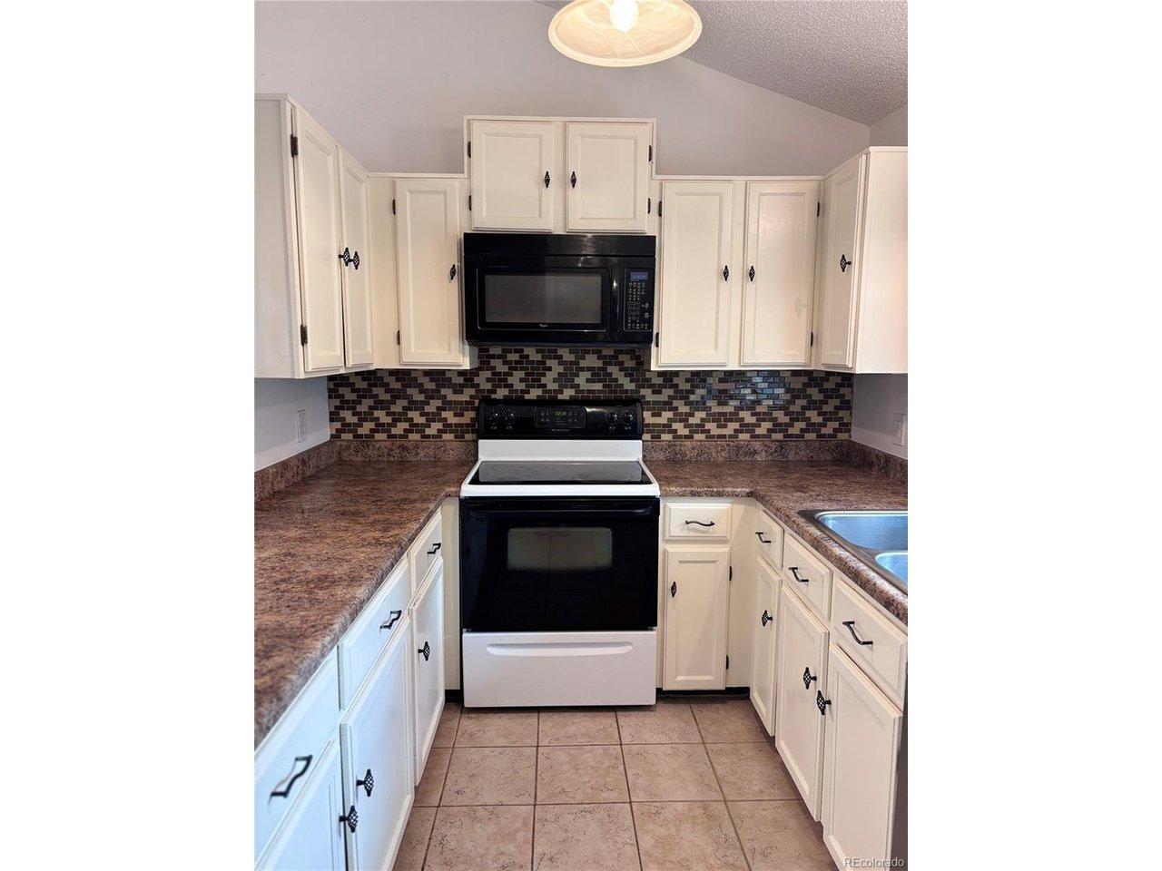 W Chatfield Ave, Littleton, CO 80128