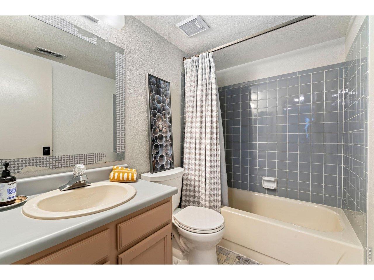 Willow Ln, Boulder, CO 80301