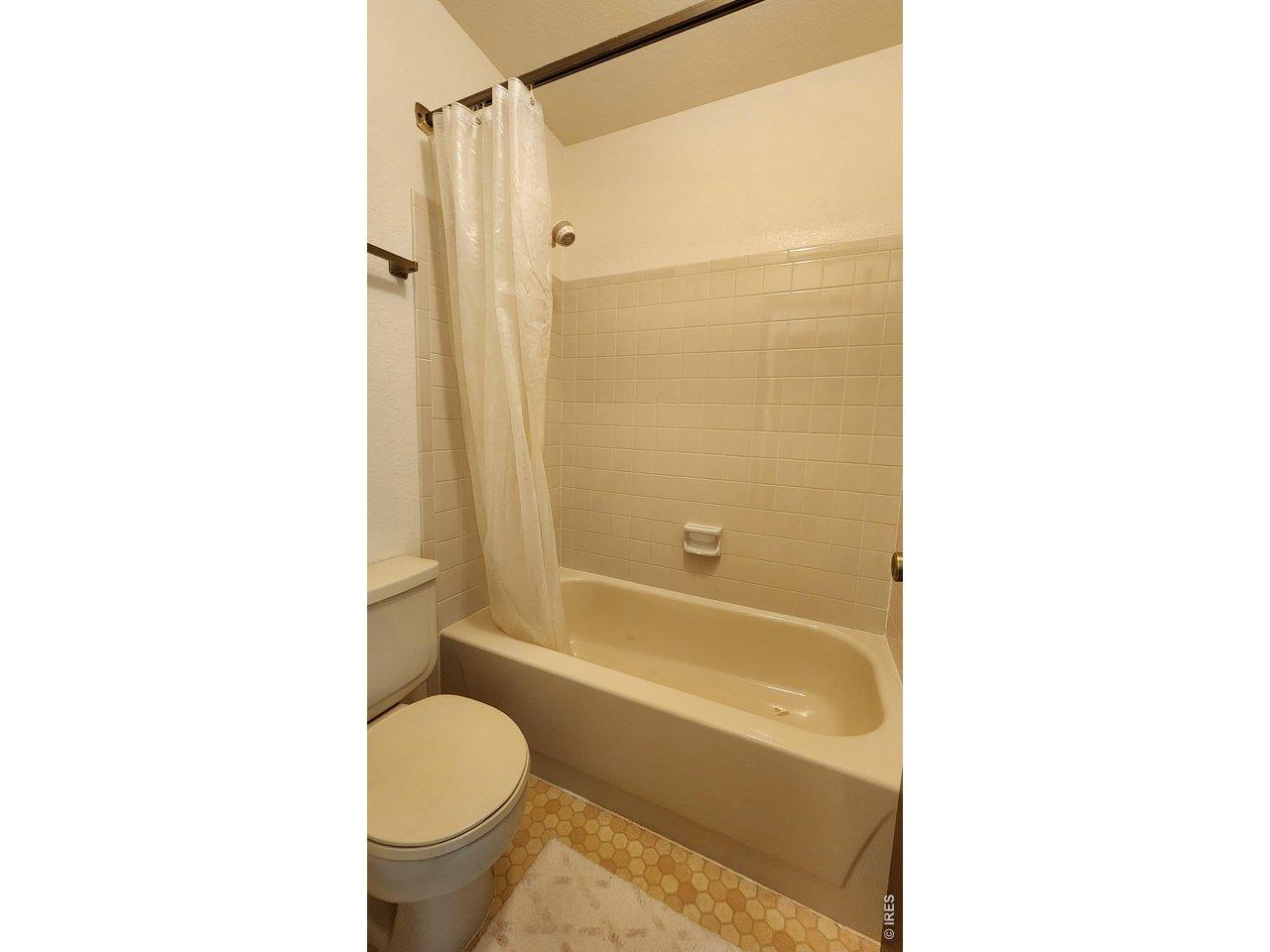 Willow Ln, Boulder, CO 80301