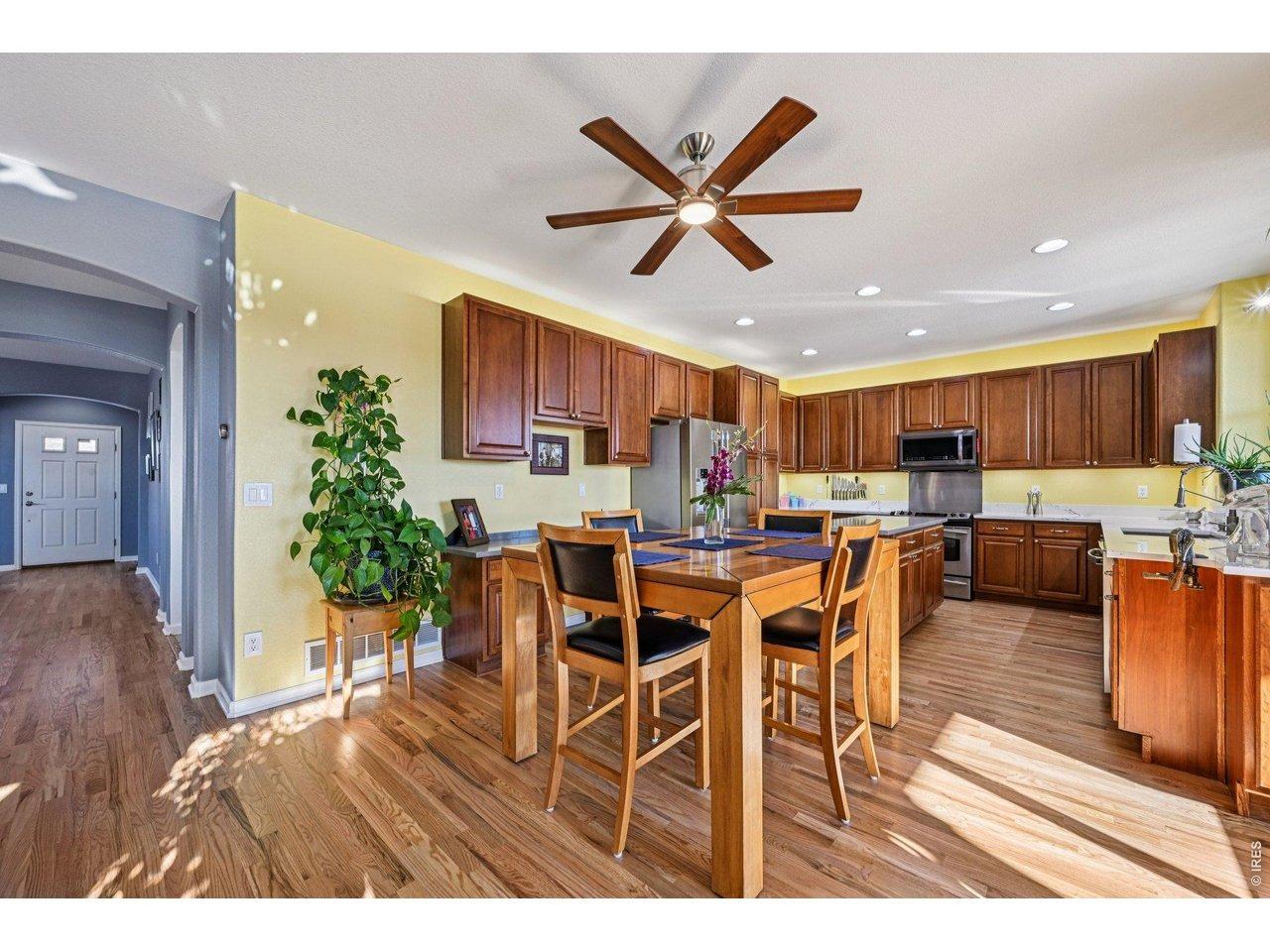 S Fultondale Cir, Aurora, CO 80016