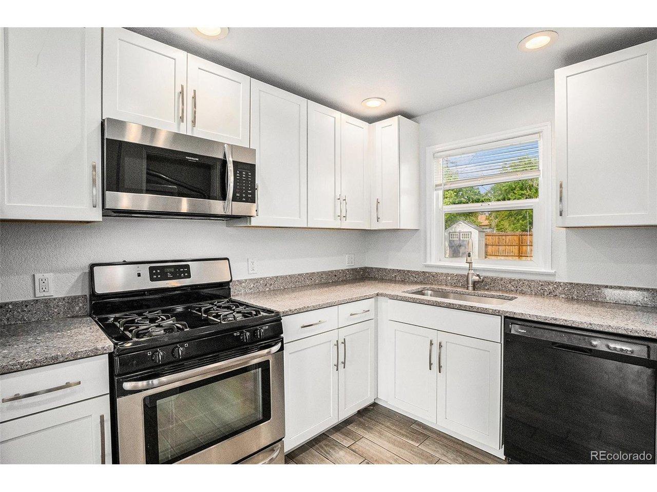 Oswego St, Aurora, CO 80010