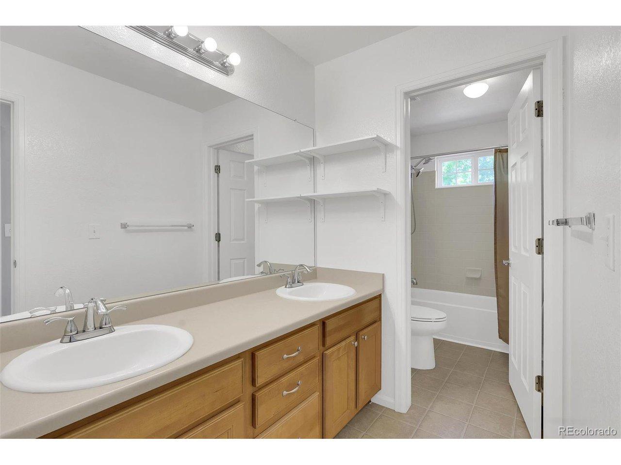 E Colgate Pl, Aurora, CO 80013