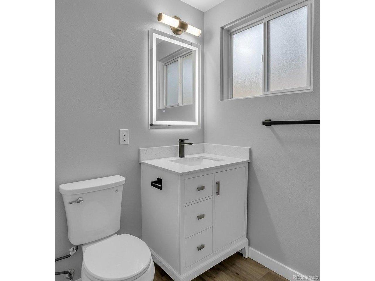 S Coors Cir, Lakewood, CO 80228