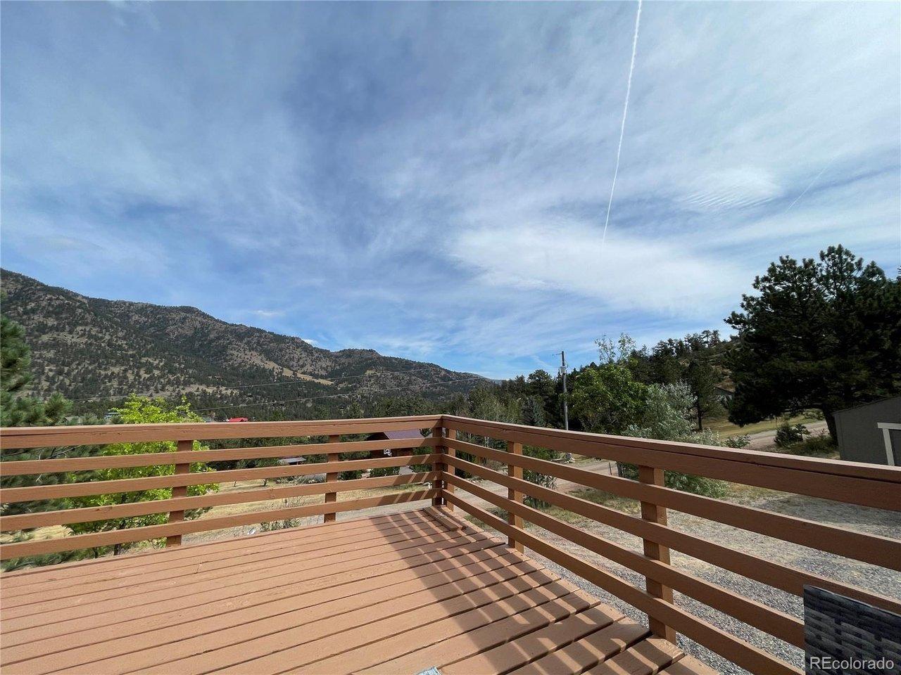 Navajo Ct, Lyons, CO 80540