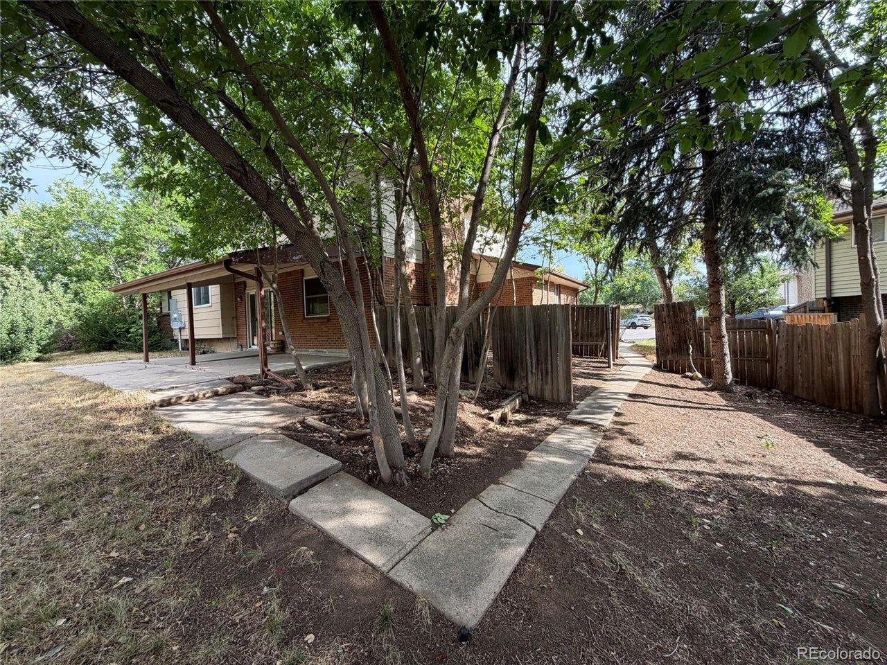 S Cherry Cir, Centennial, CO 80121