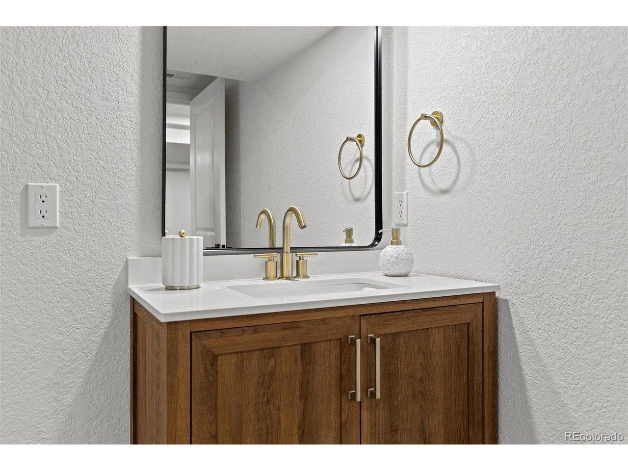 S Eaton St, Lakewood, CO 80226