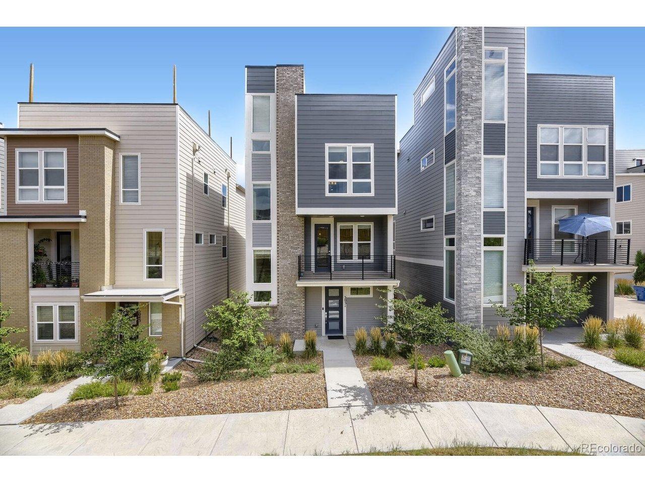 S Queen Ct, Littleton, CO 80127