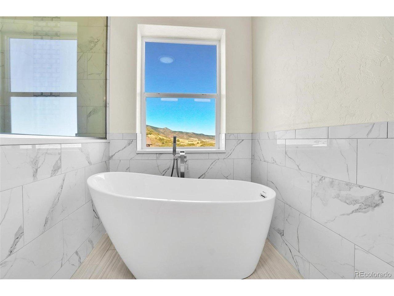 Country Club Dr, Larkspur, CO 80118