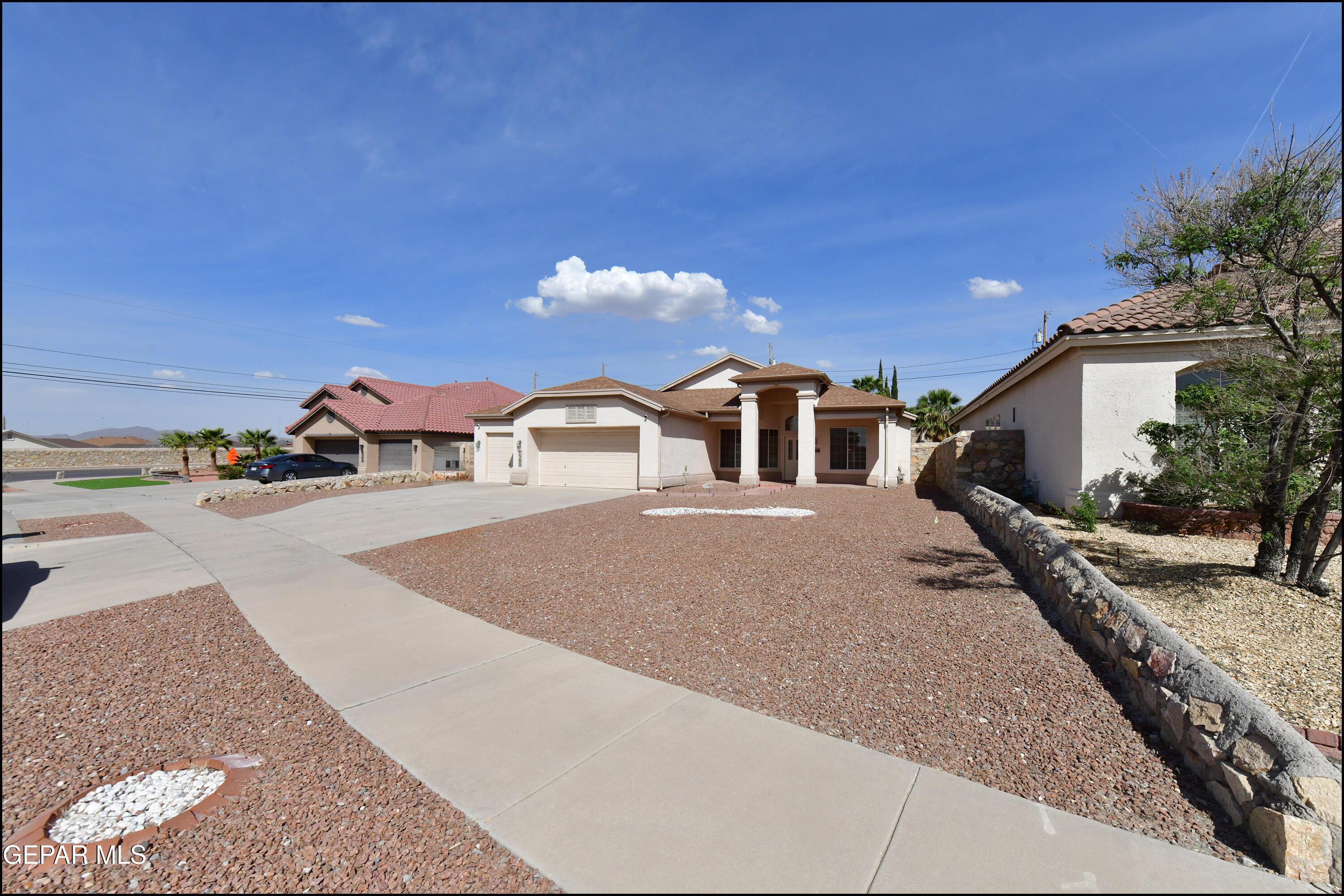 9th St, Canutillo, TX 79835