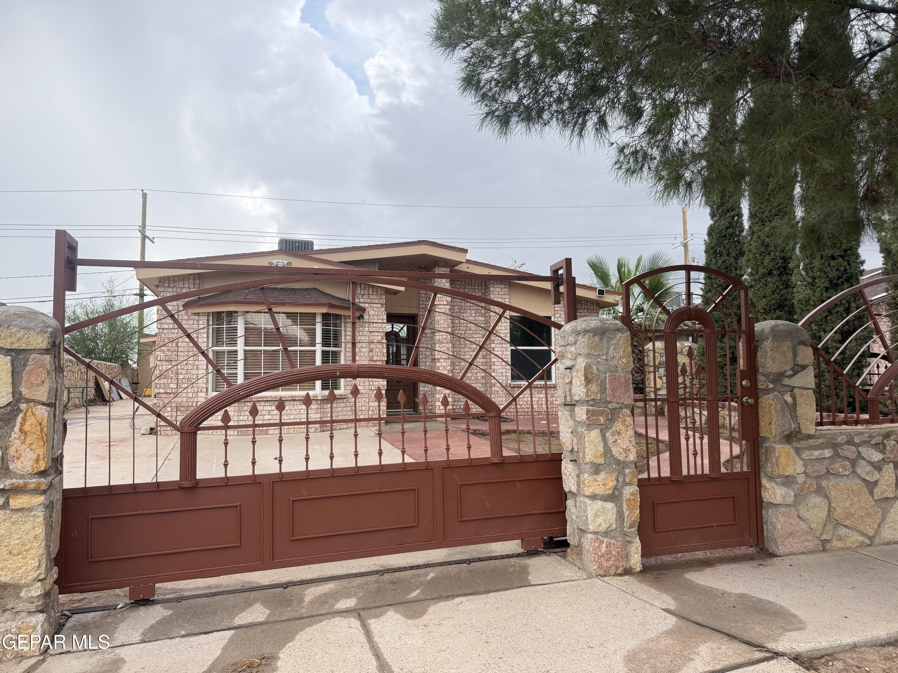 Sunset Hills Dr, El Paso, TX 79928