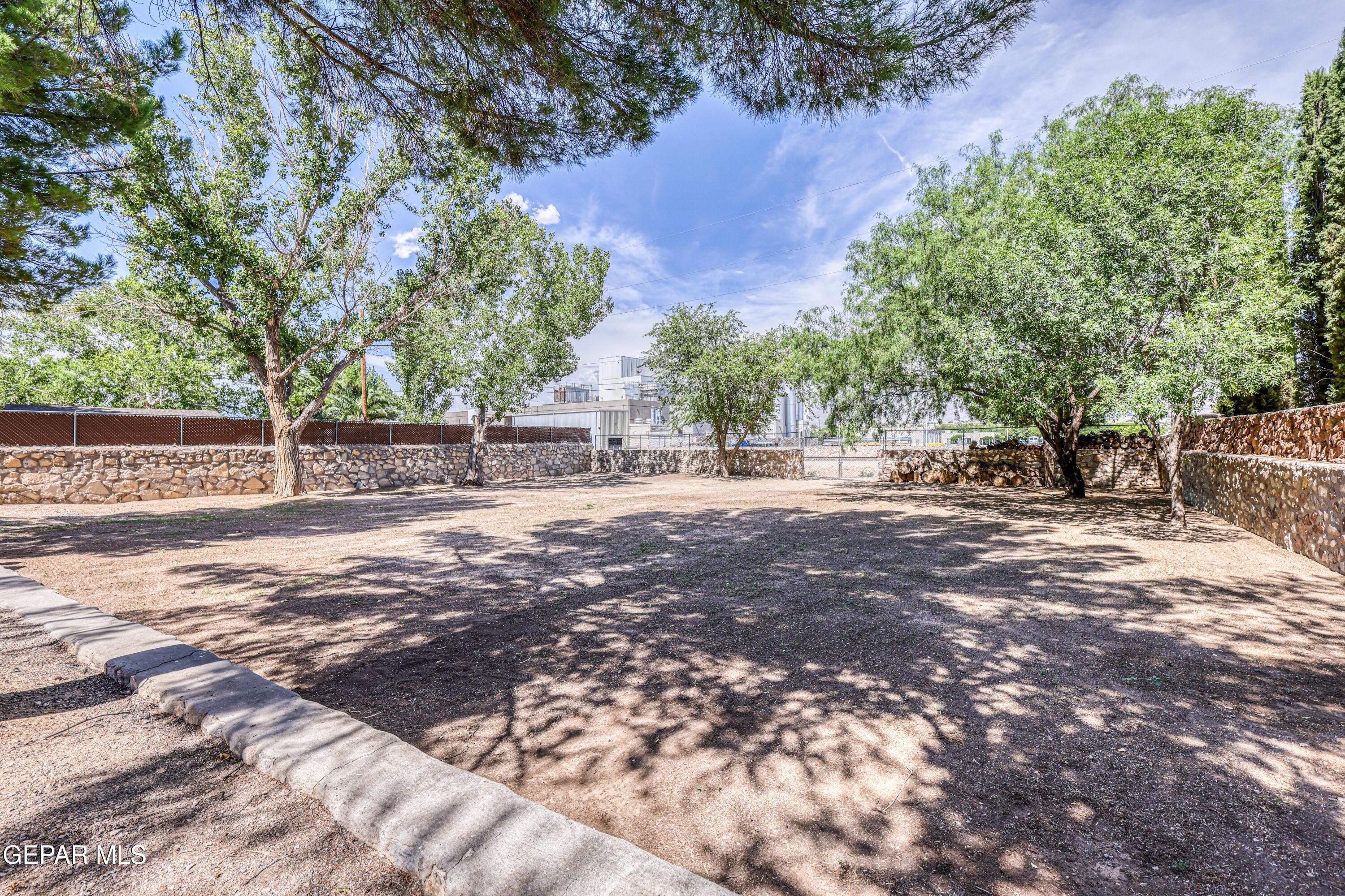 Oleaster Dr, El Paso, TX 79932