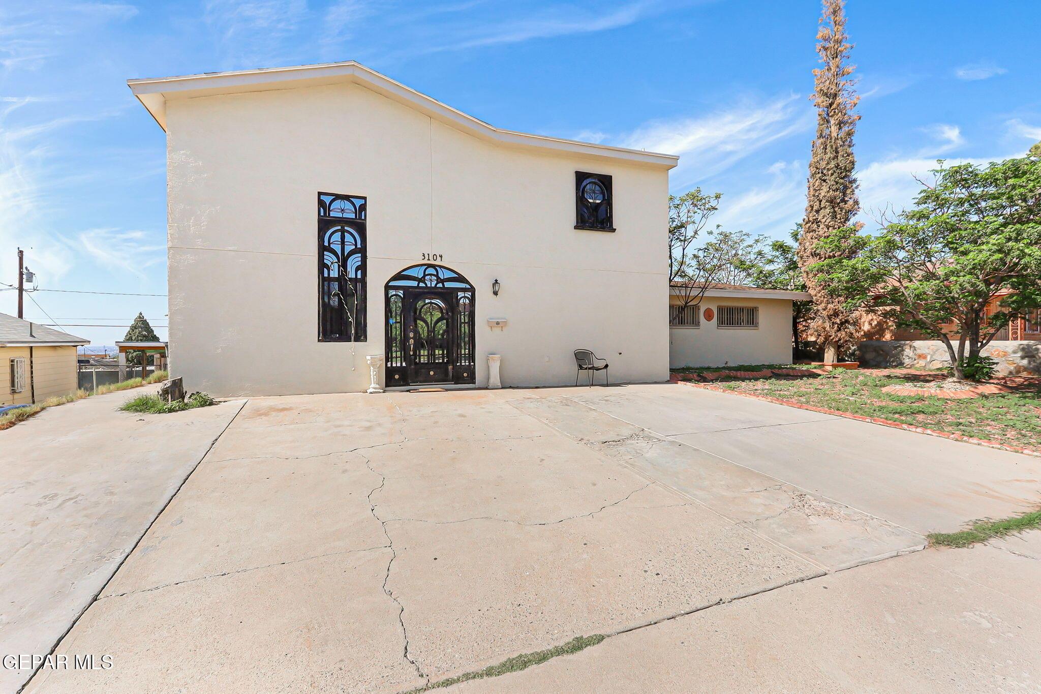Van Buren Ave, El Paso, TX 79930