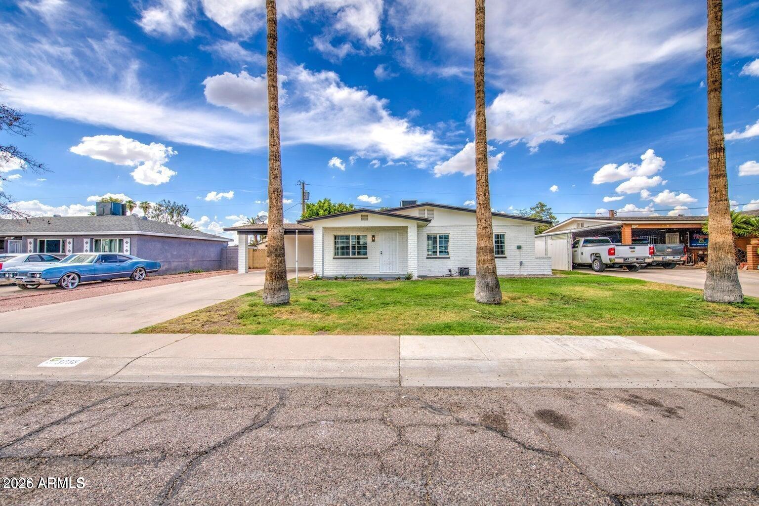 W Altadena Ave, Phoenix, AZ 85029