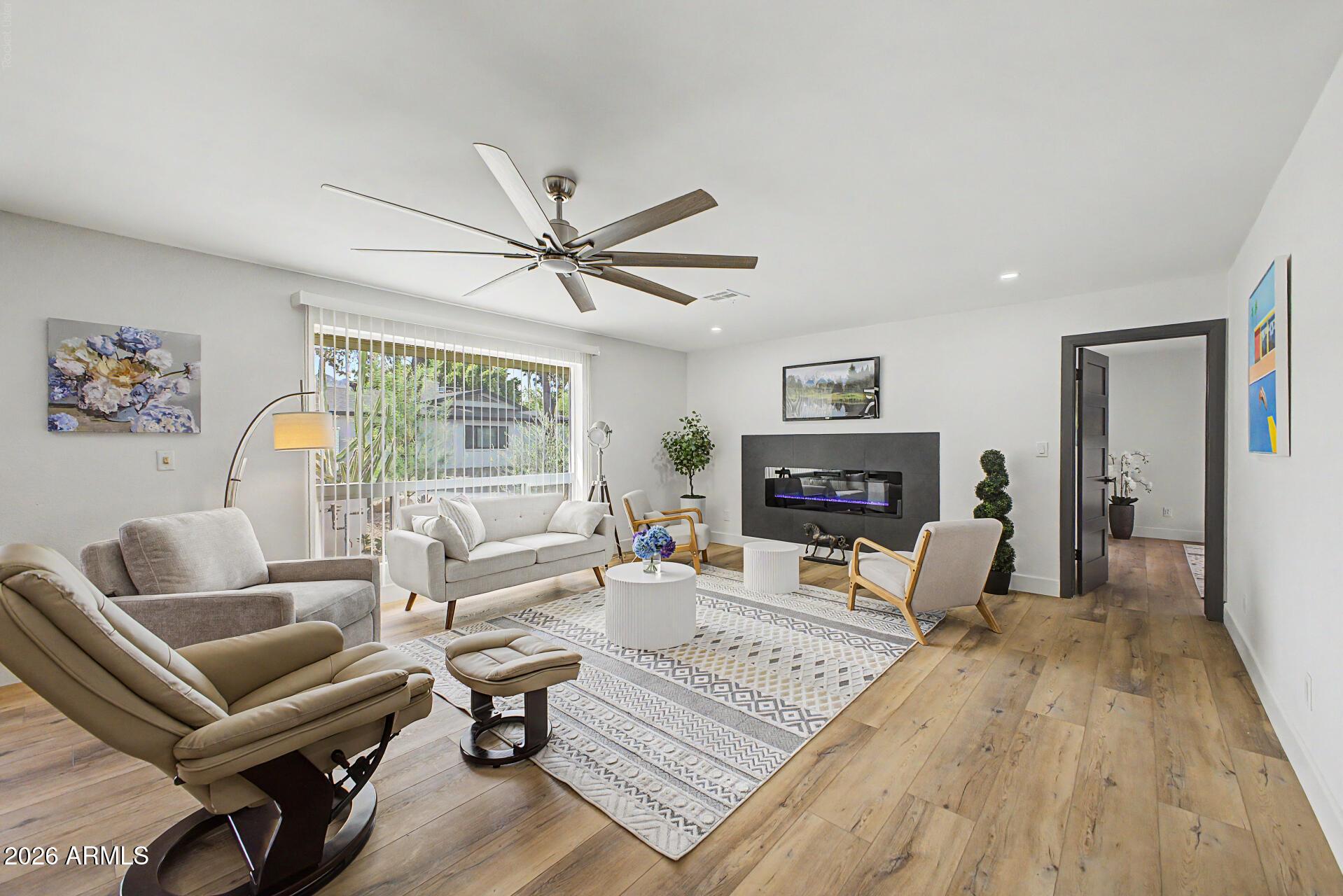 E Malapai Dr, Phoenix, AZ 85028