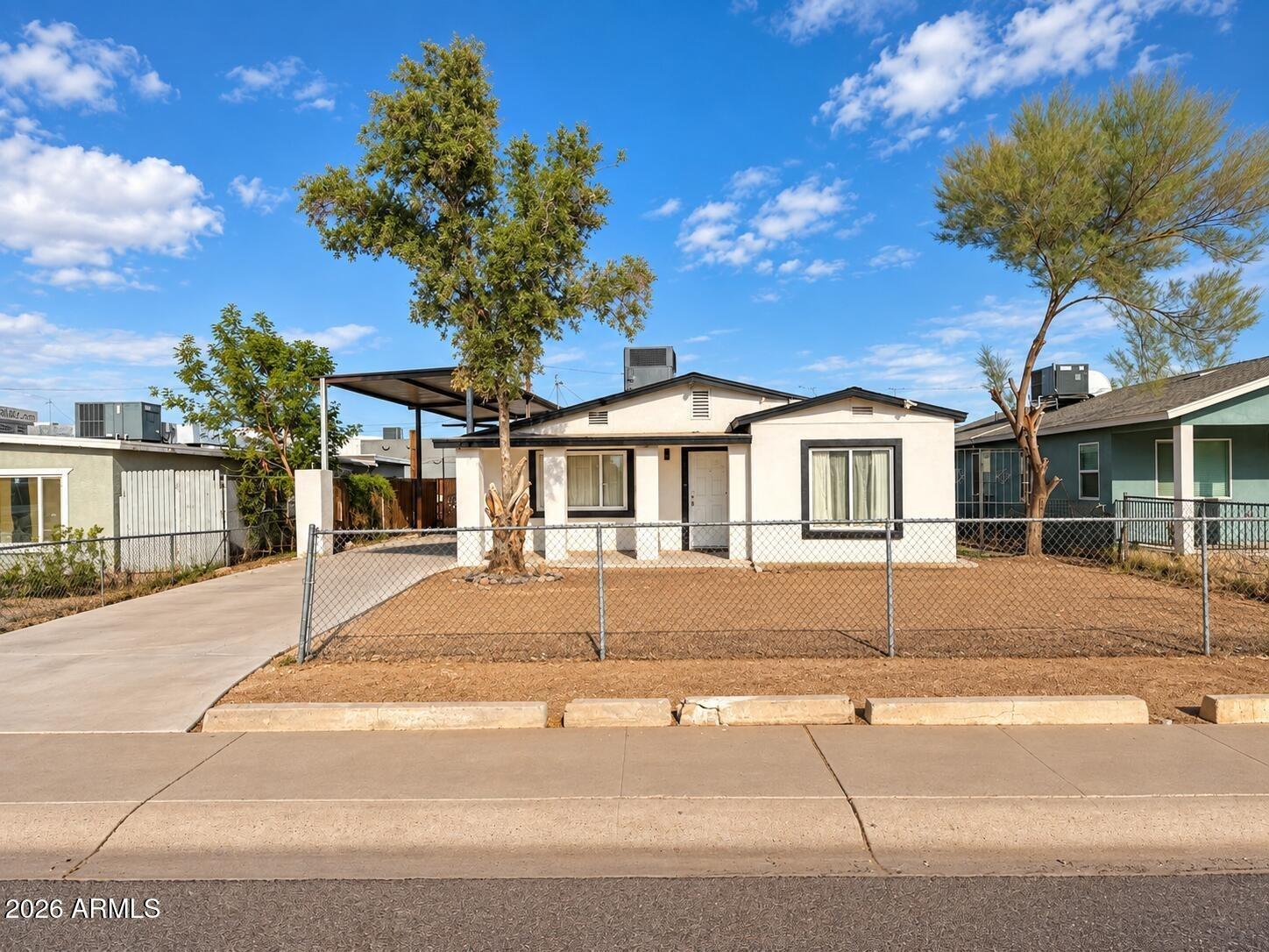 S 6th St, Phoenix, AZ 85004