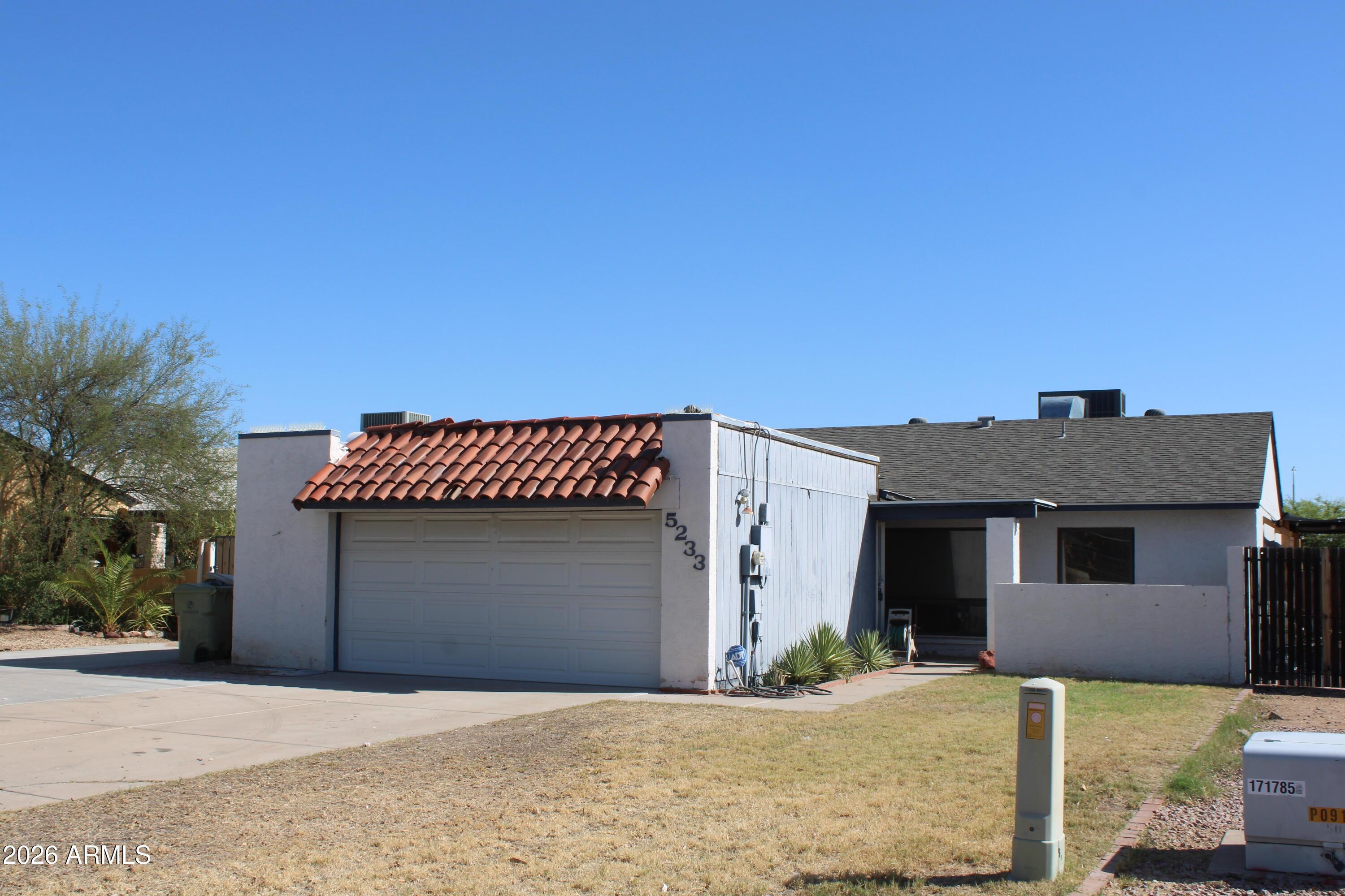 W Mountain View Rd, Glendale, AZ 85302