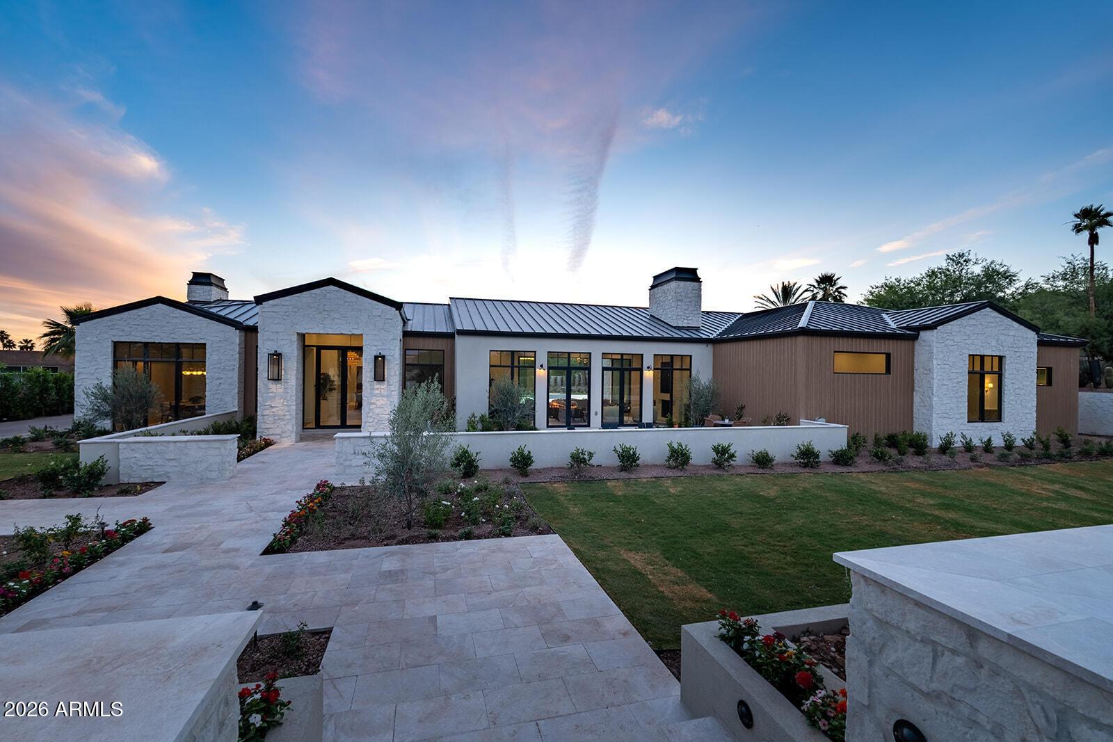 N Palo Cristi Rd, Paradise Valley, AZ 85253