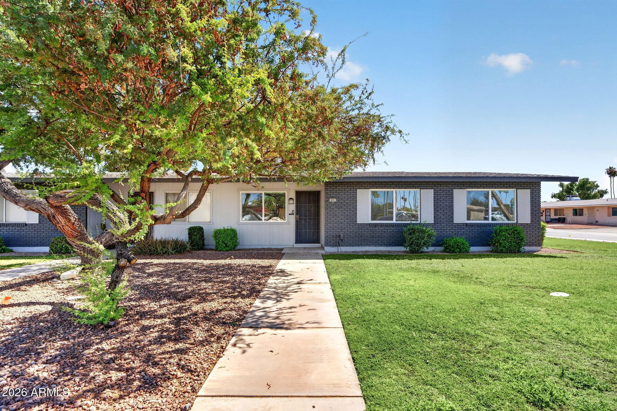 W Thunderbird Blvd, Sun City, AZ 85351