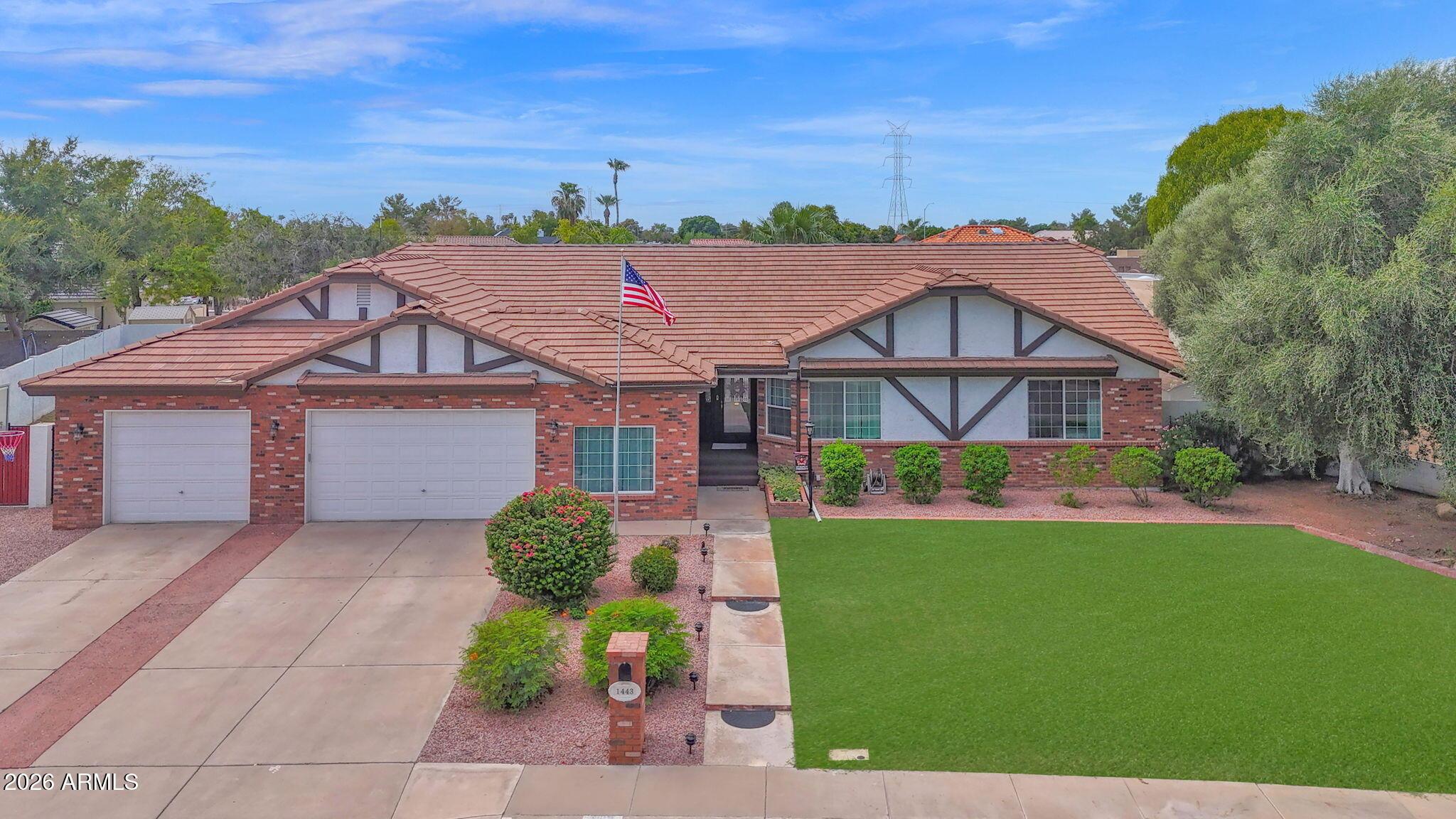 E Leland St, Mesa, AZ 85203