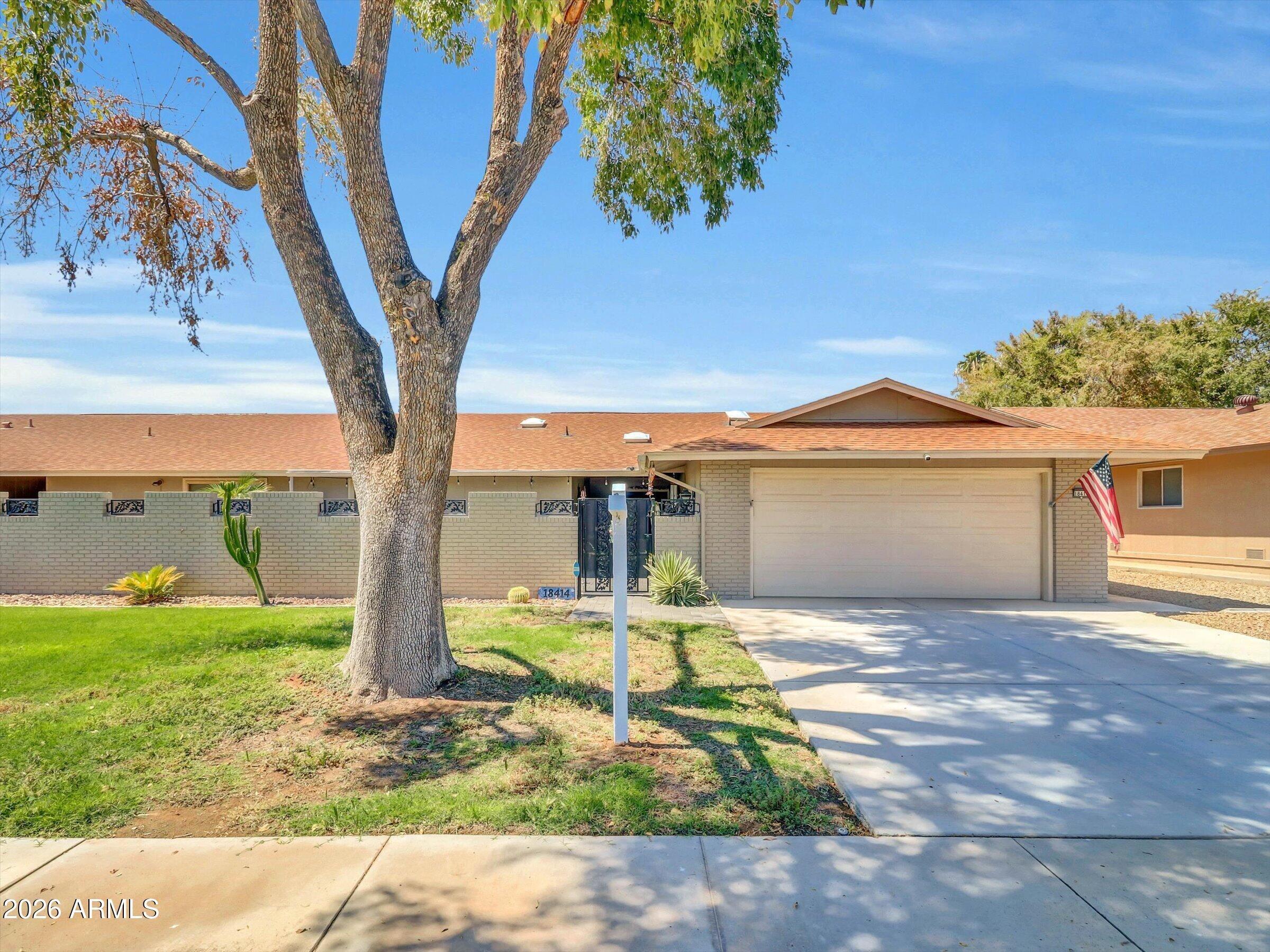 N 104th Ave, Sun City, AZ 85373