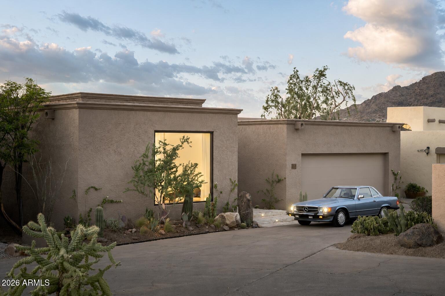N Echo Canyon Dr, Phoenix, AZ 85018
