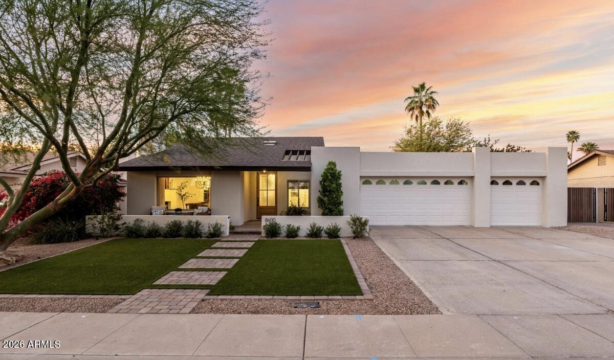 E San Daniel Dr, Scottsdale, AZ 85258