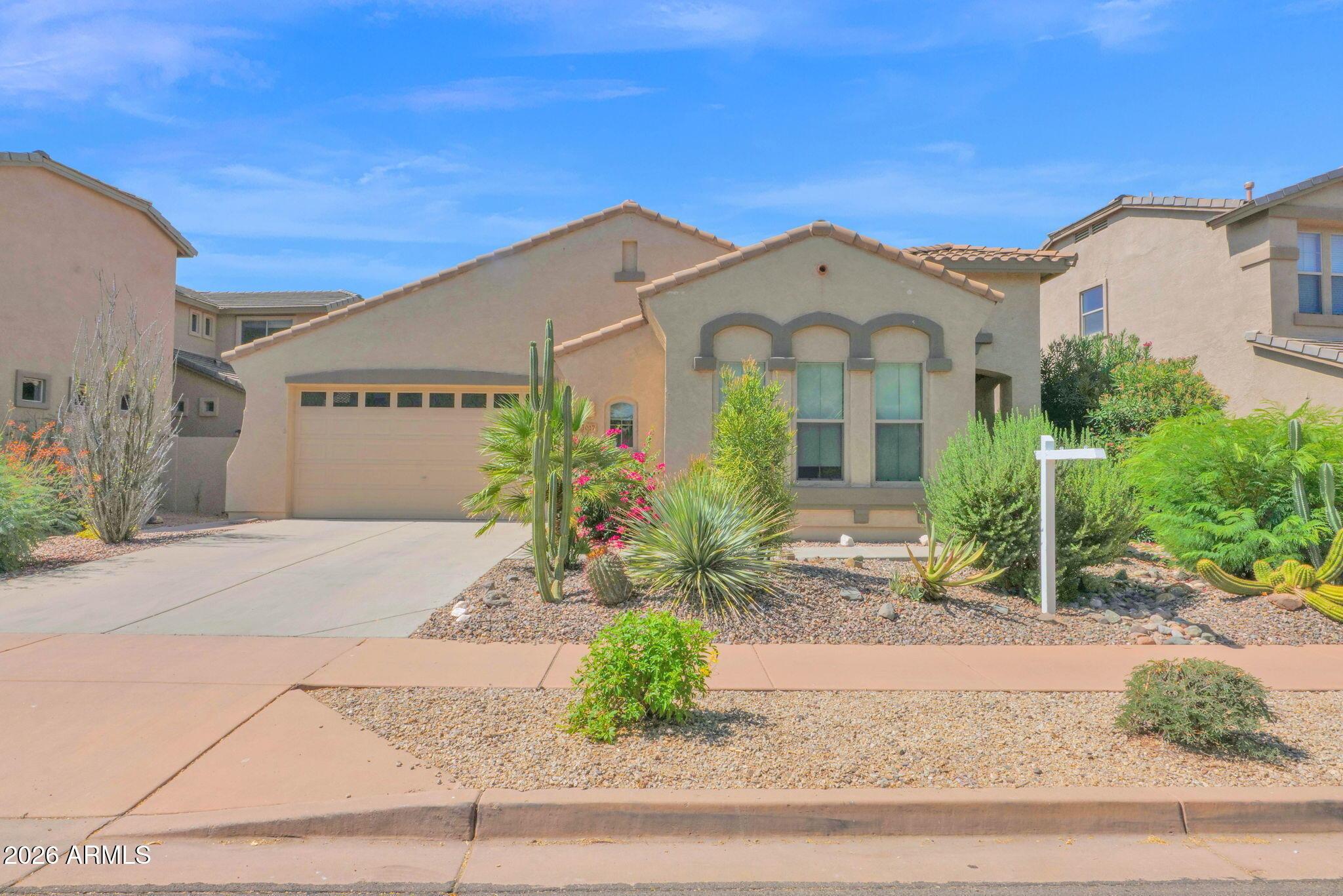 W Gran Paradiso Dr, Phoenix, AZ 85086