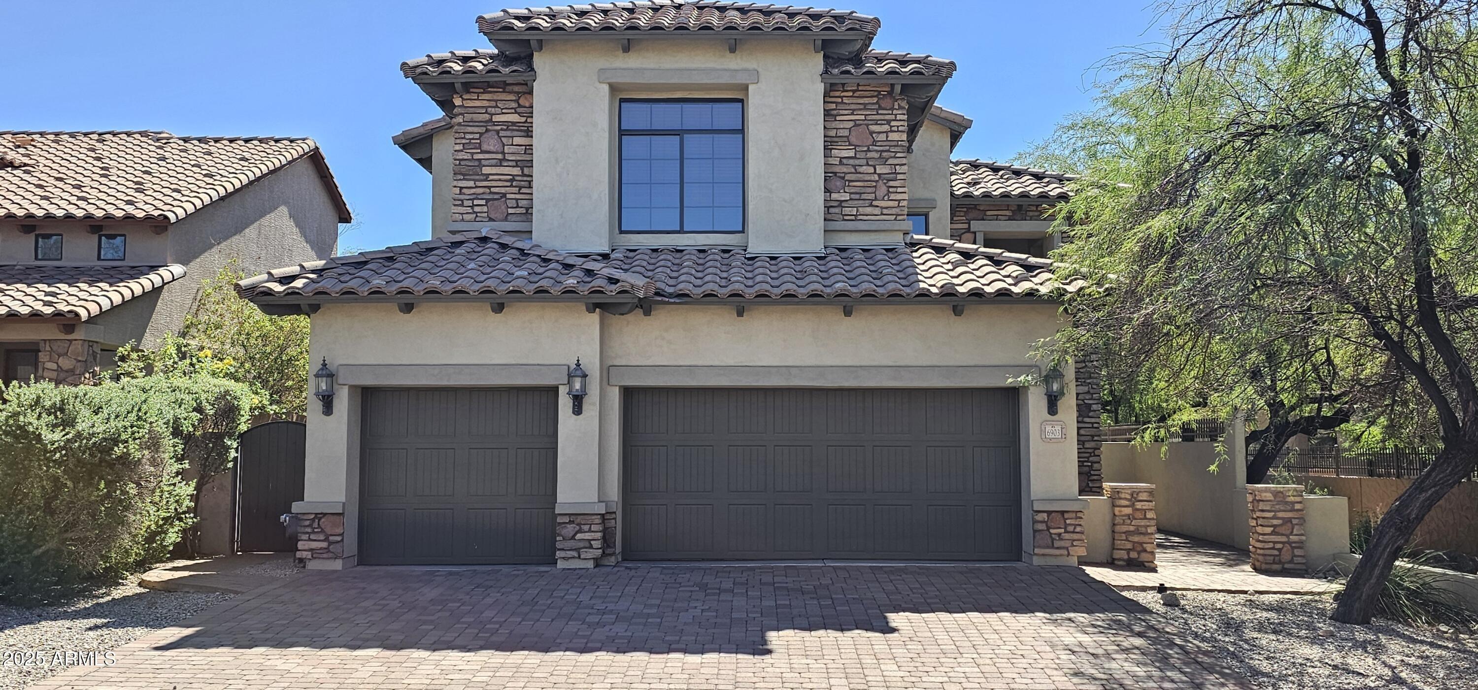 E Portia St, Mesa, AZ 85207