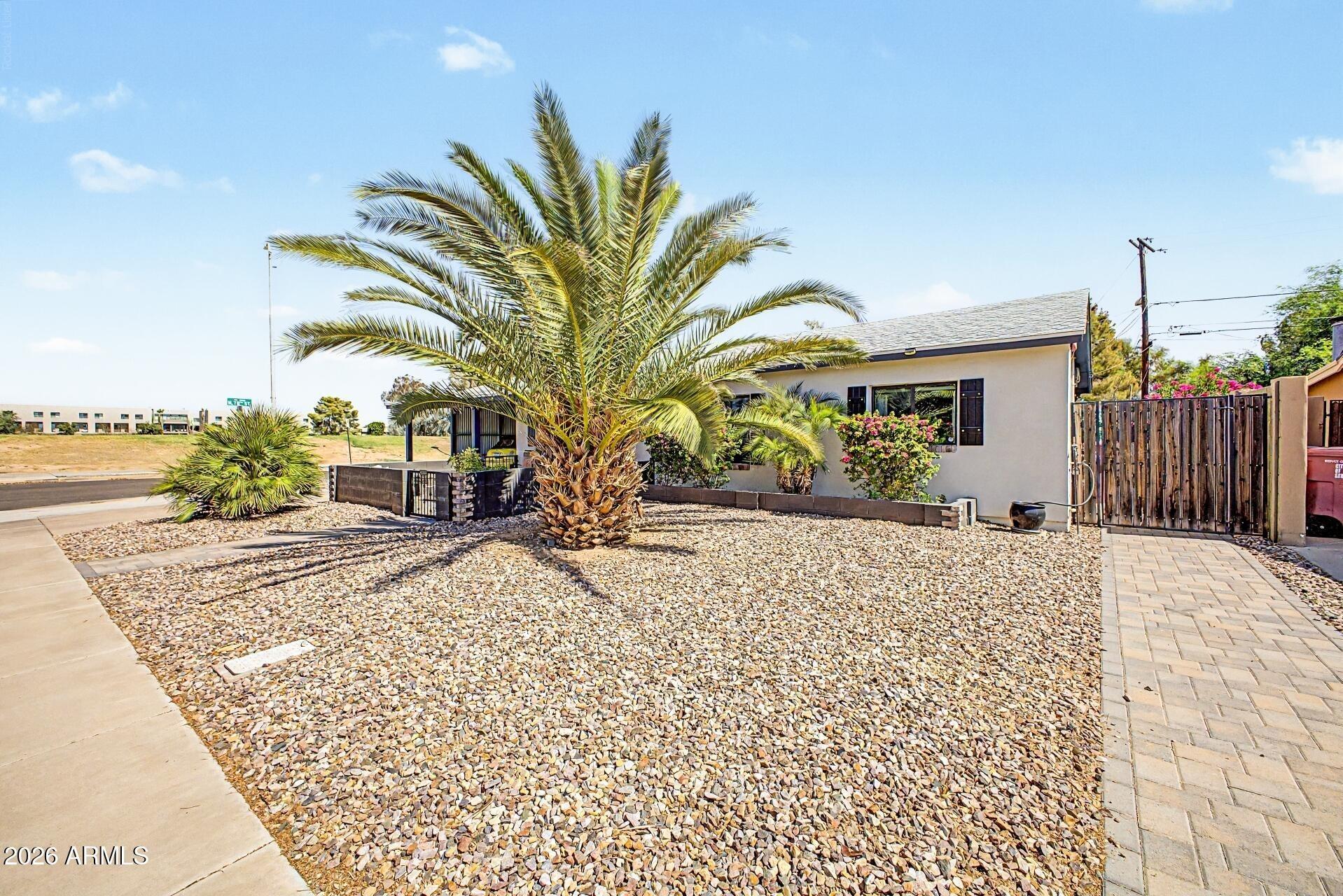 E Earll Dr, Scottsdale, AZ 85251