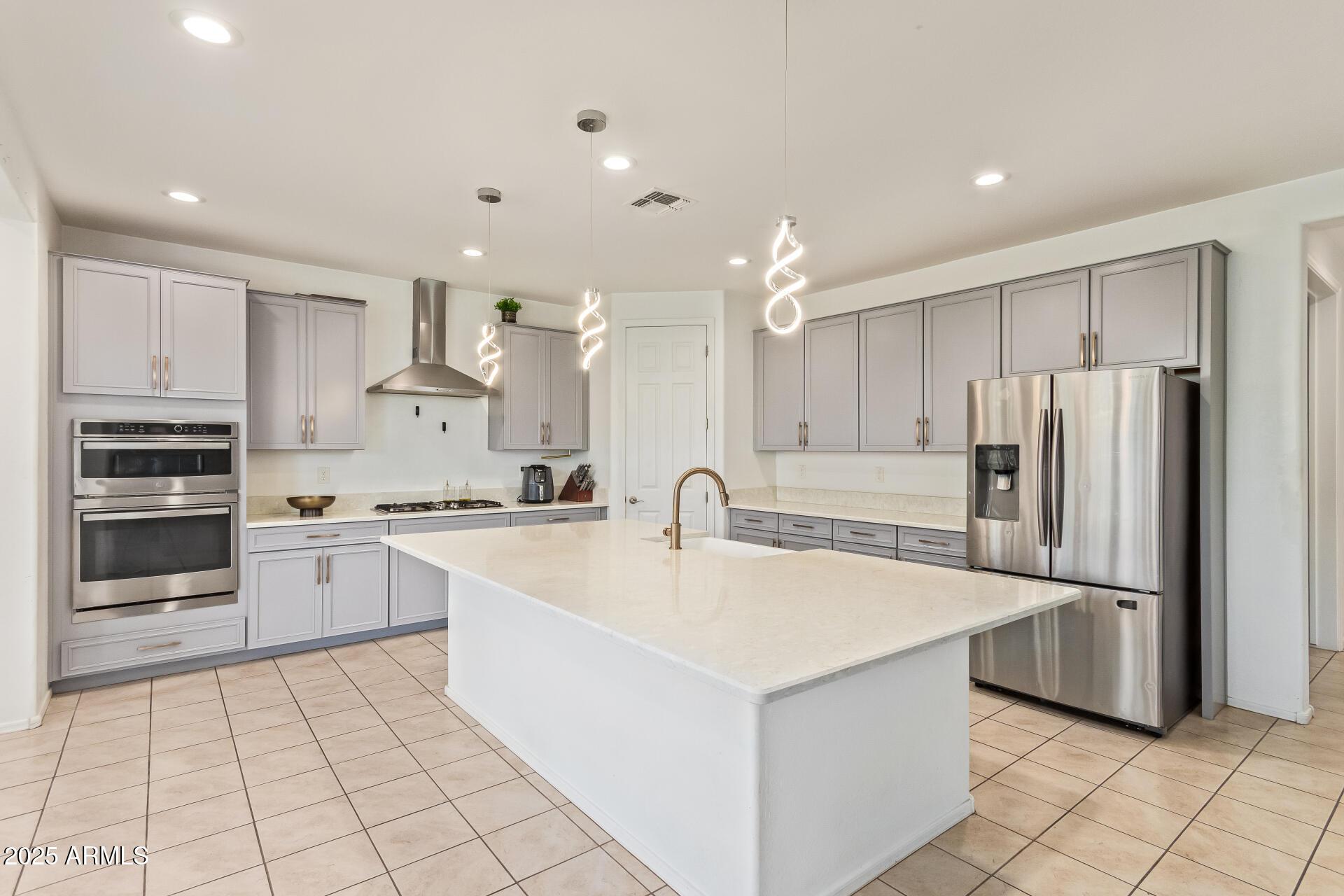 W Jones Ave, Phoenix, AZ 85043